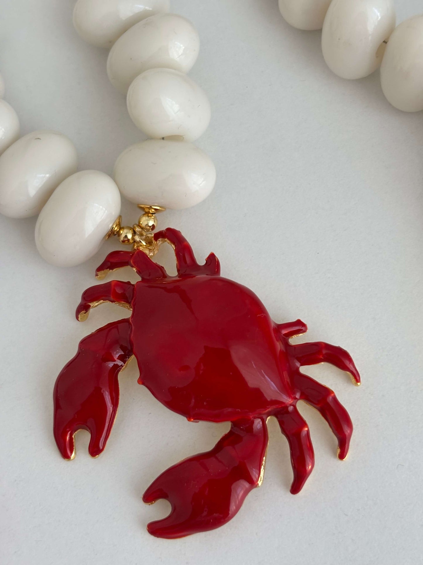 Maksimalist dev figürlü boncuk kolye