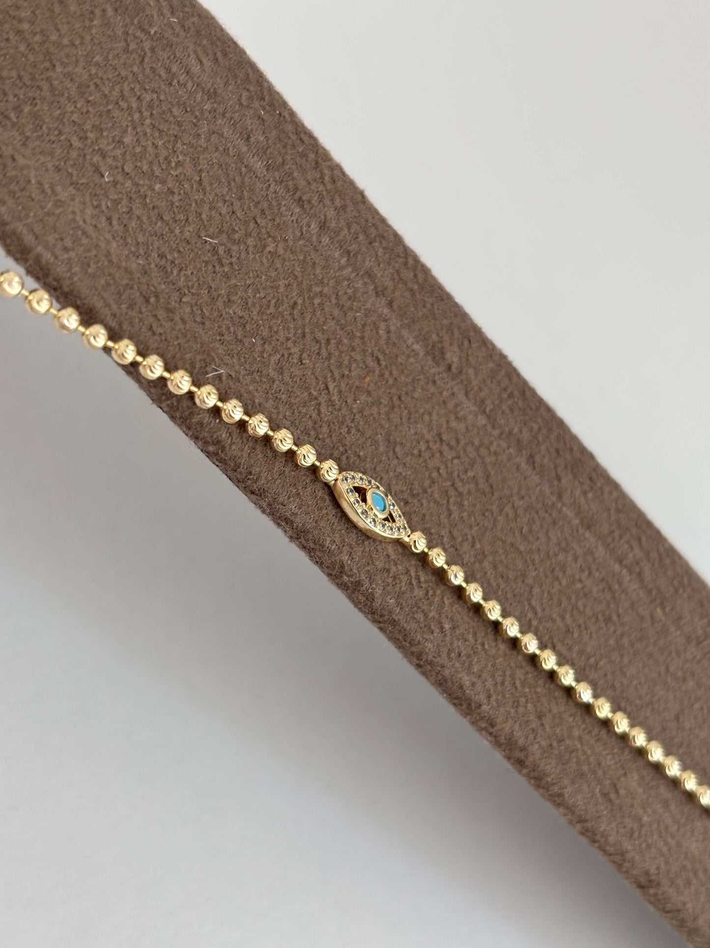 Özel seri ince göz bileklik