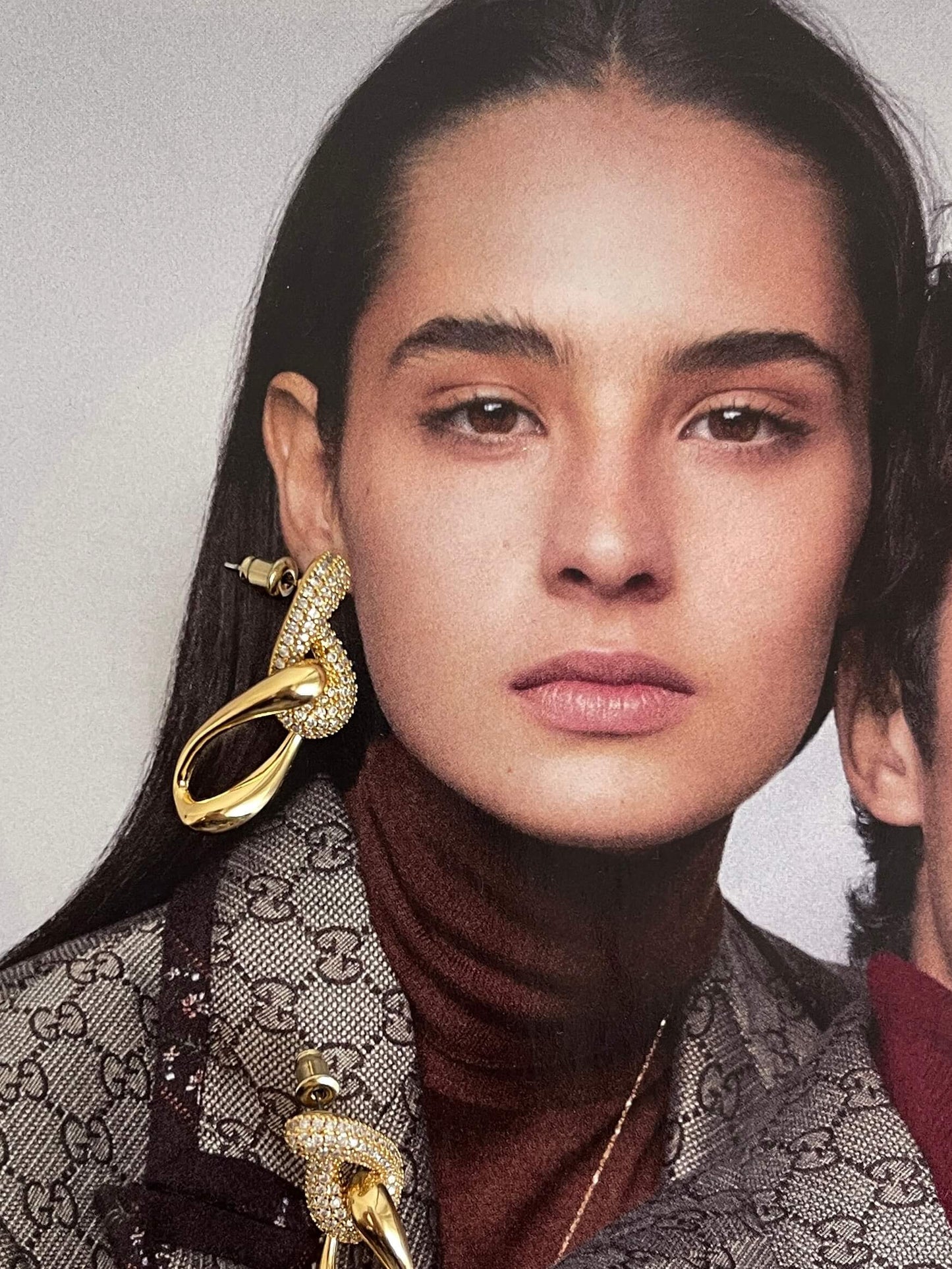 Zincir görünümlü küpe