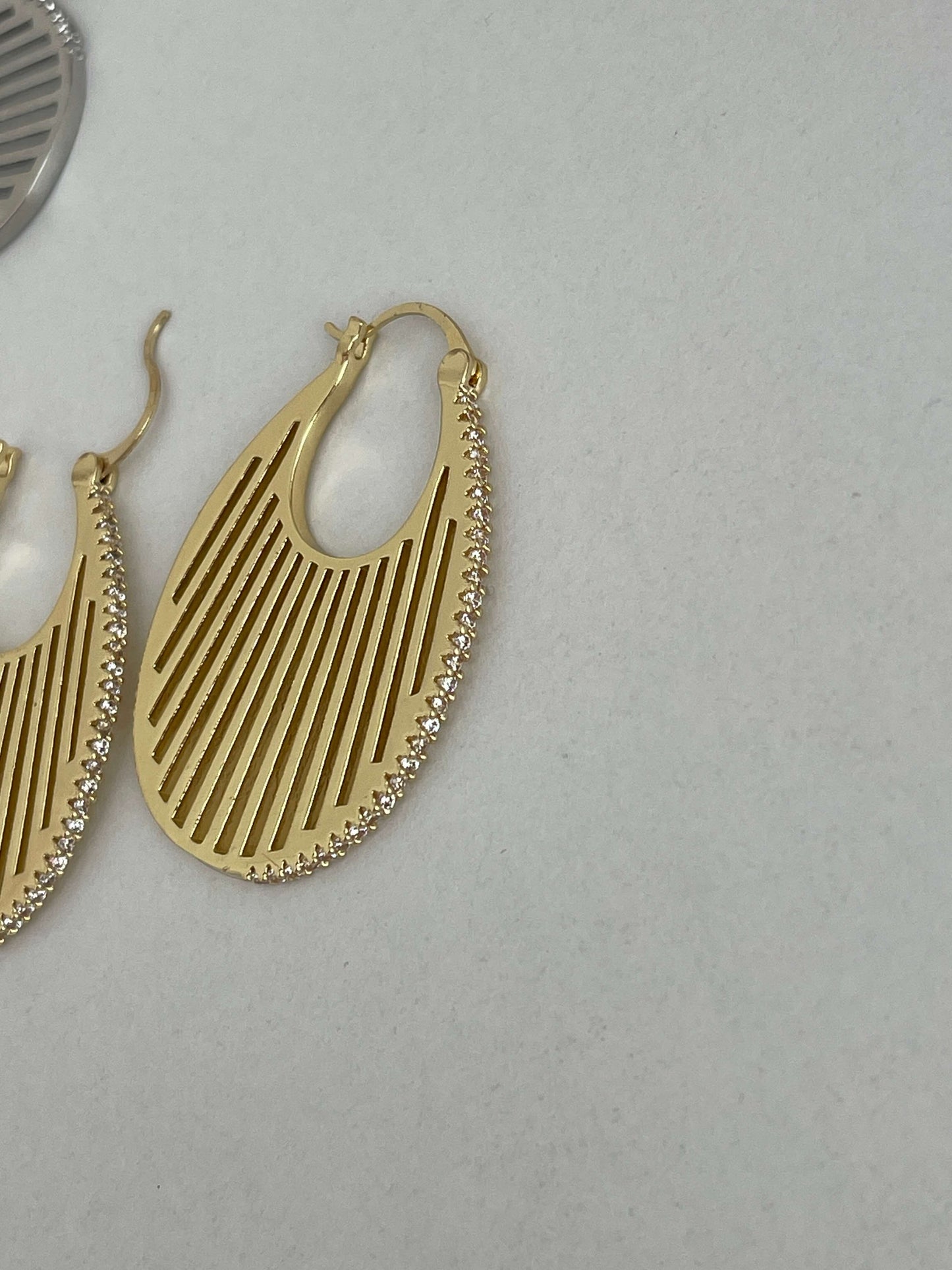 Oval küpe