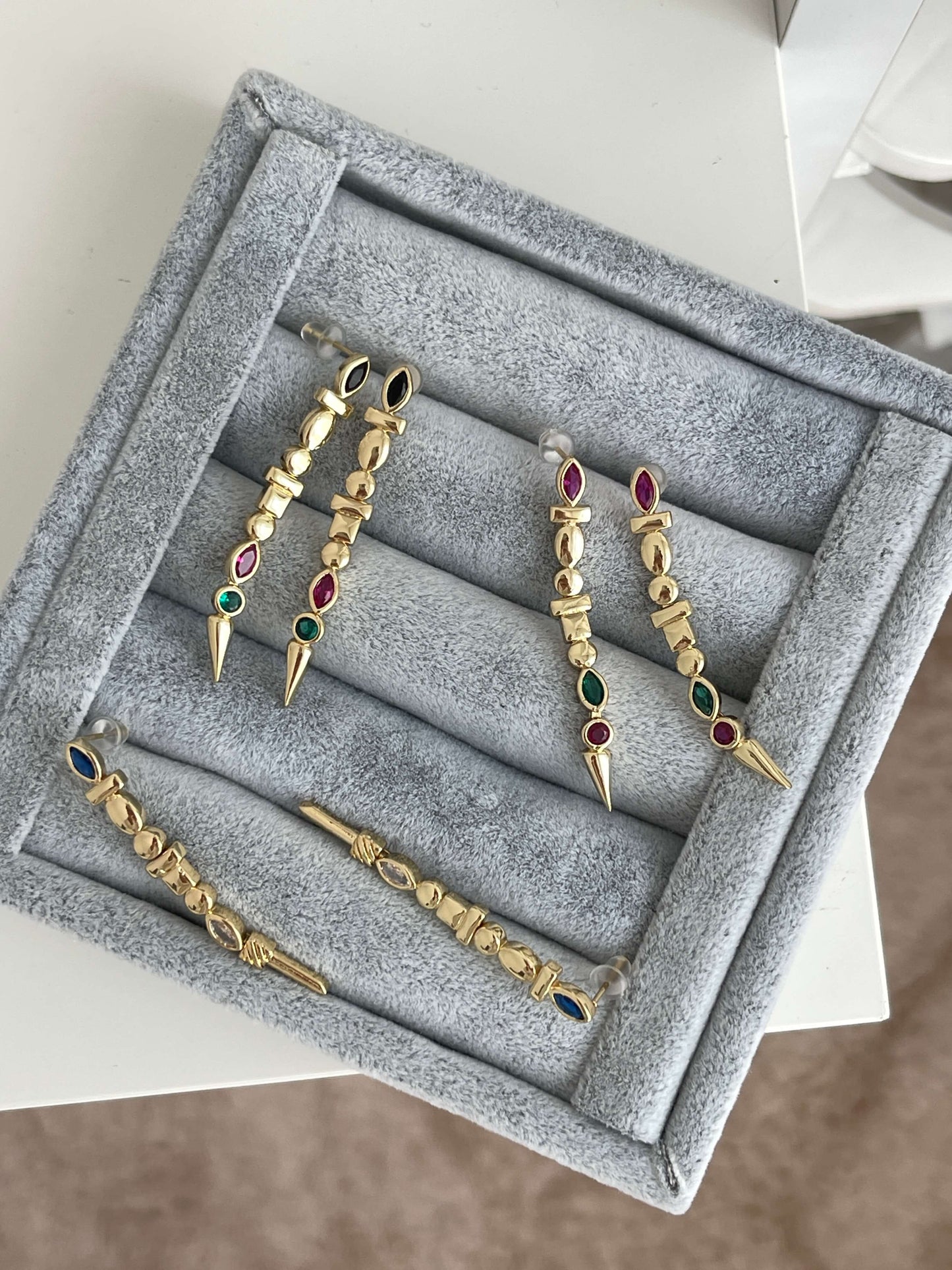 Minimal altılı set küpe