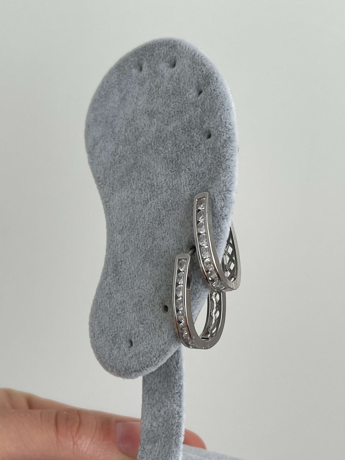 Damla görünümlü küpe