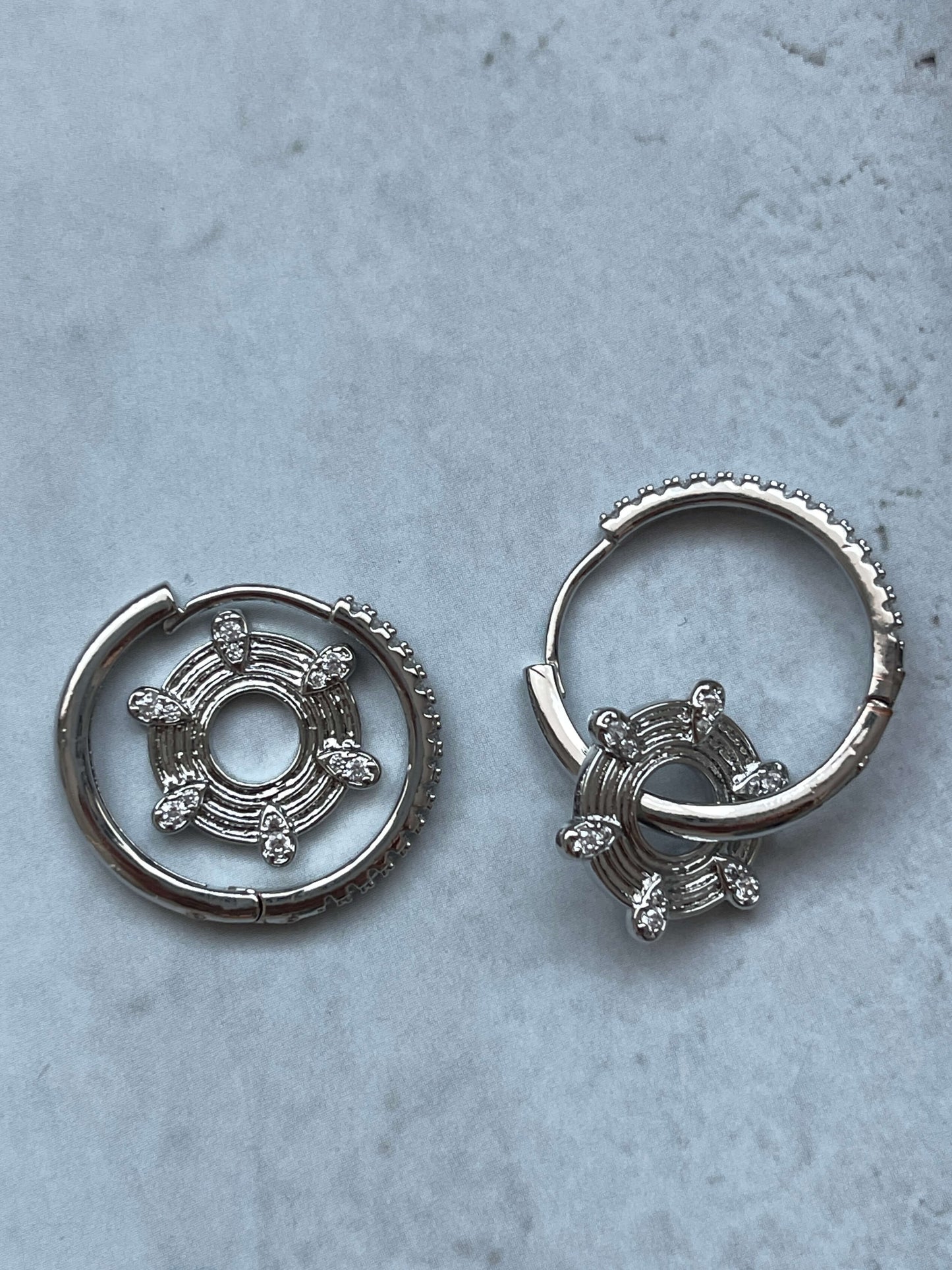 Charm küpe