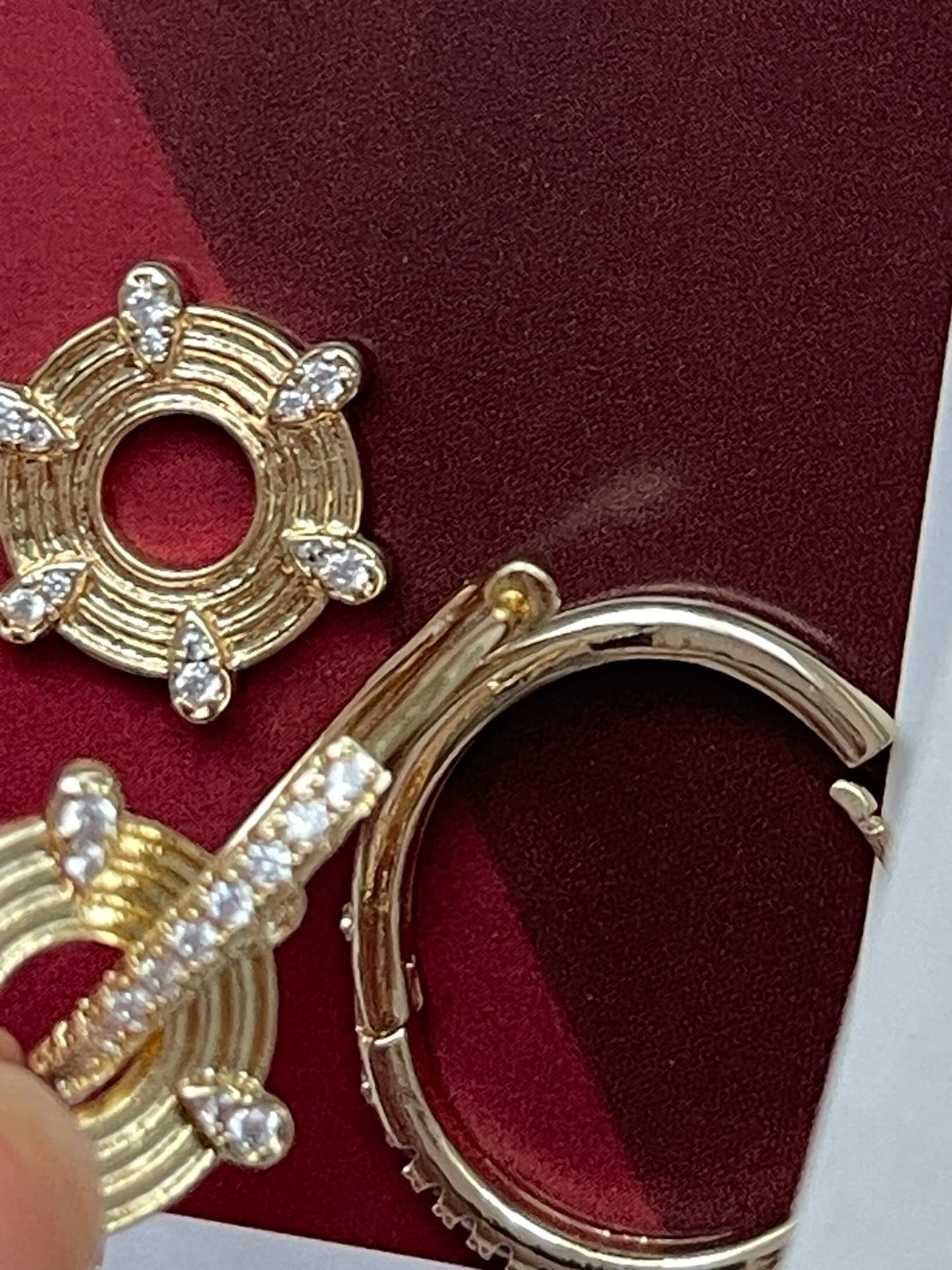 Charm küpe