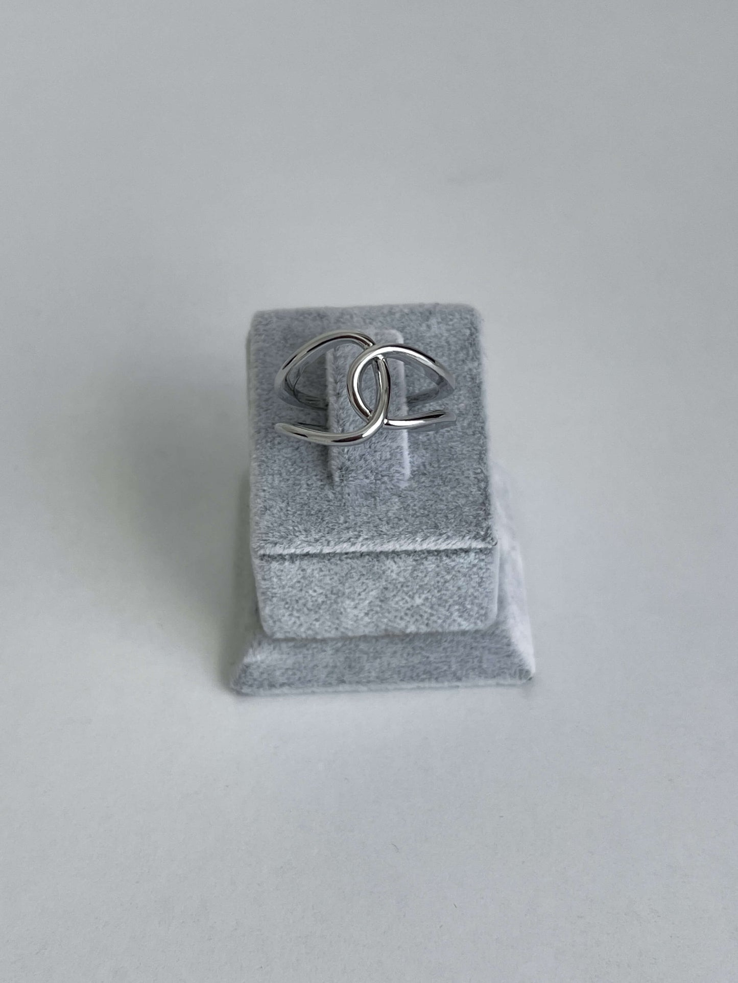 Zincir görünümlü yüzük