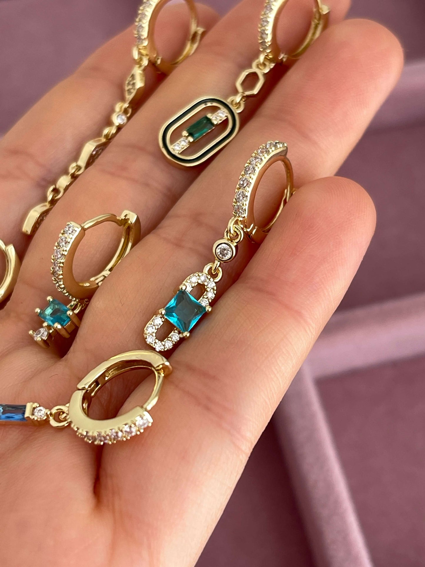 Minimal altılı set küpe