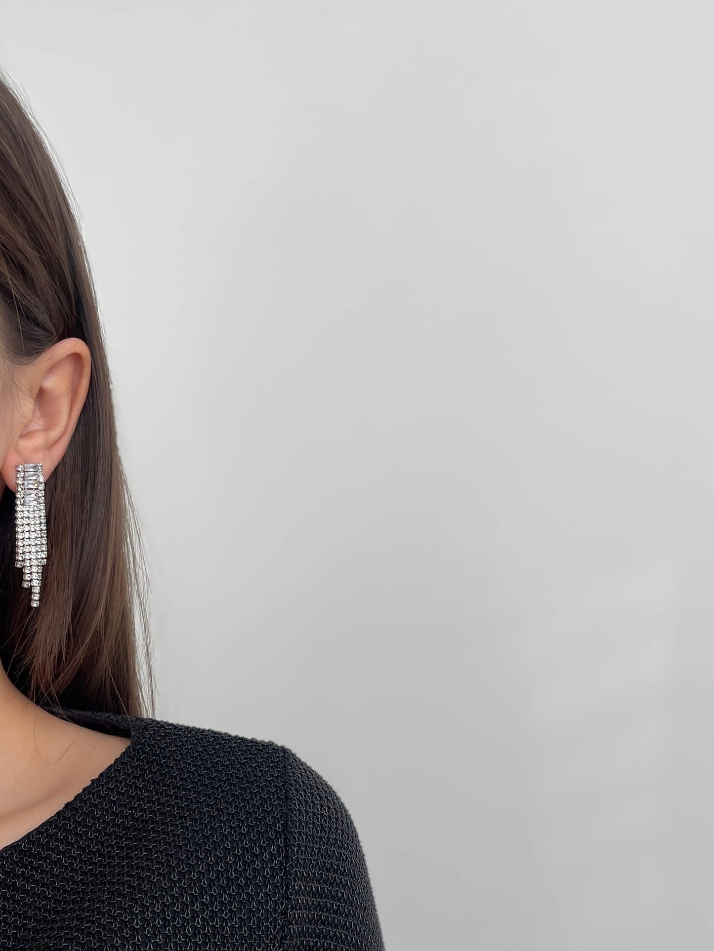 Sallantılı taşlı küpe