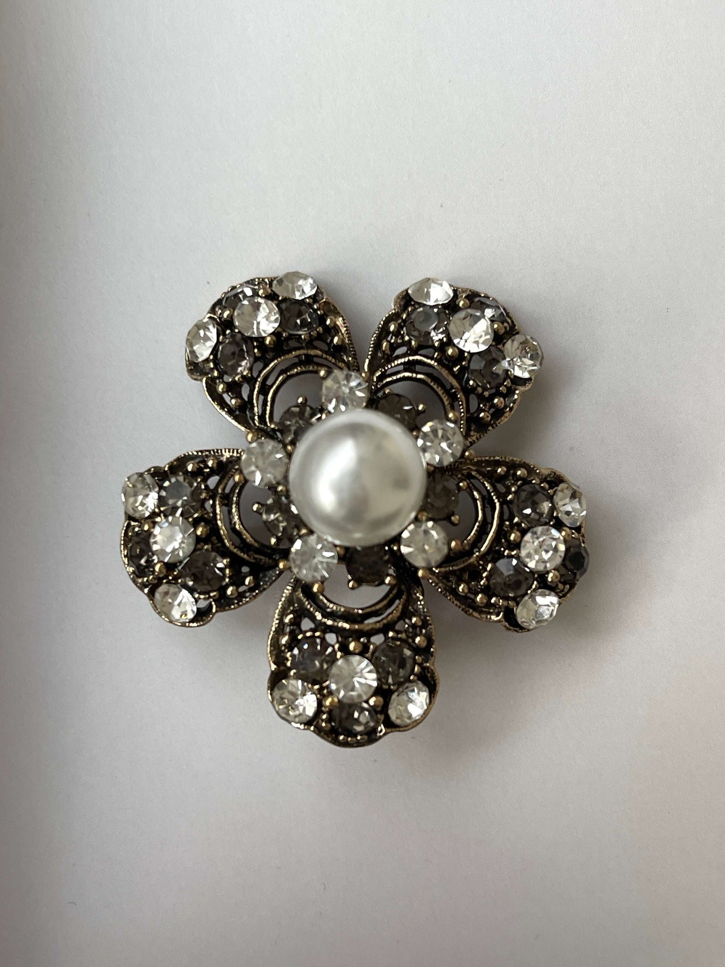 Vintage görünümlü eskitme broş