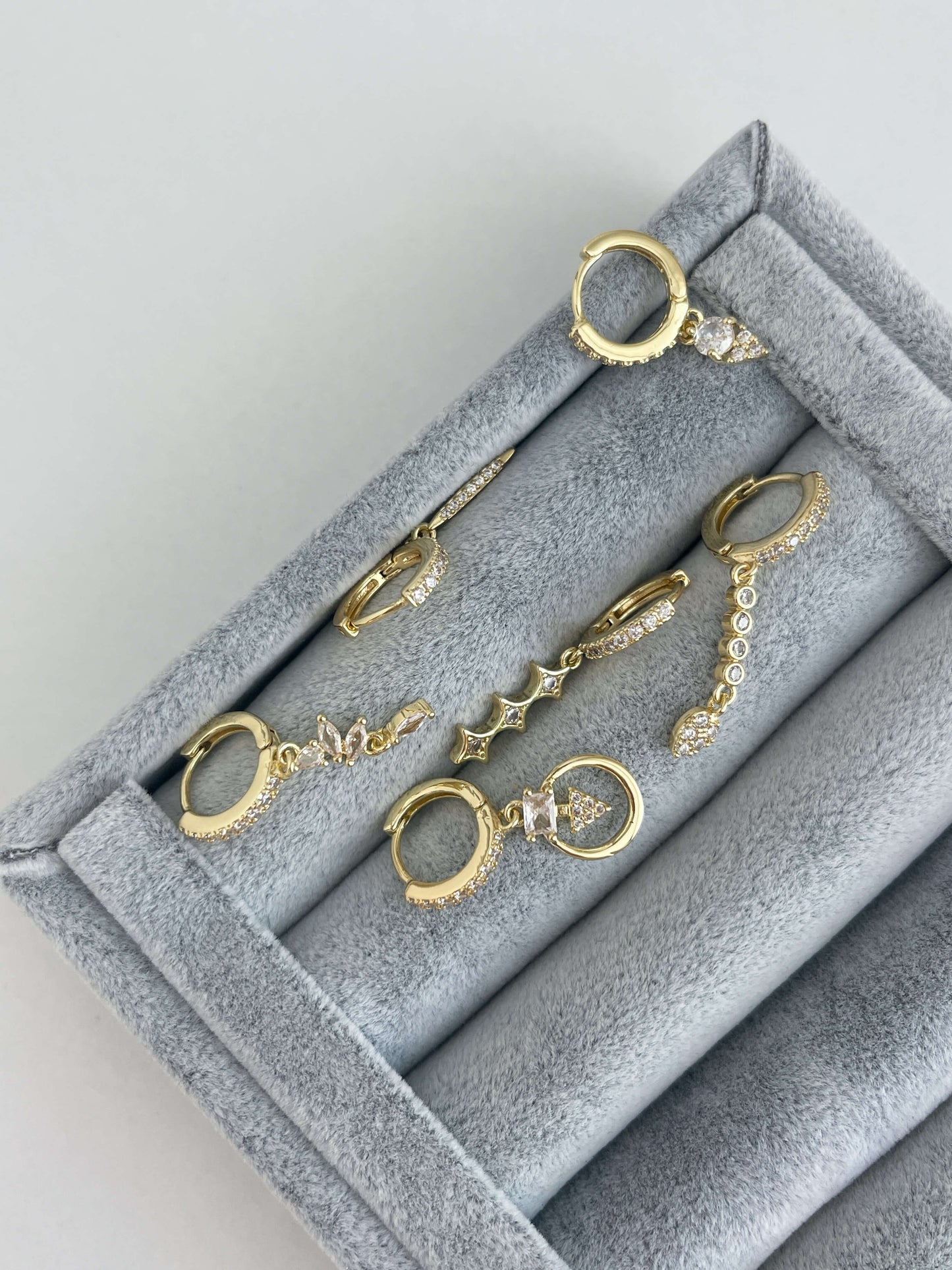 Minimal altılı set küpe