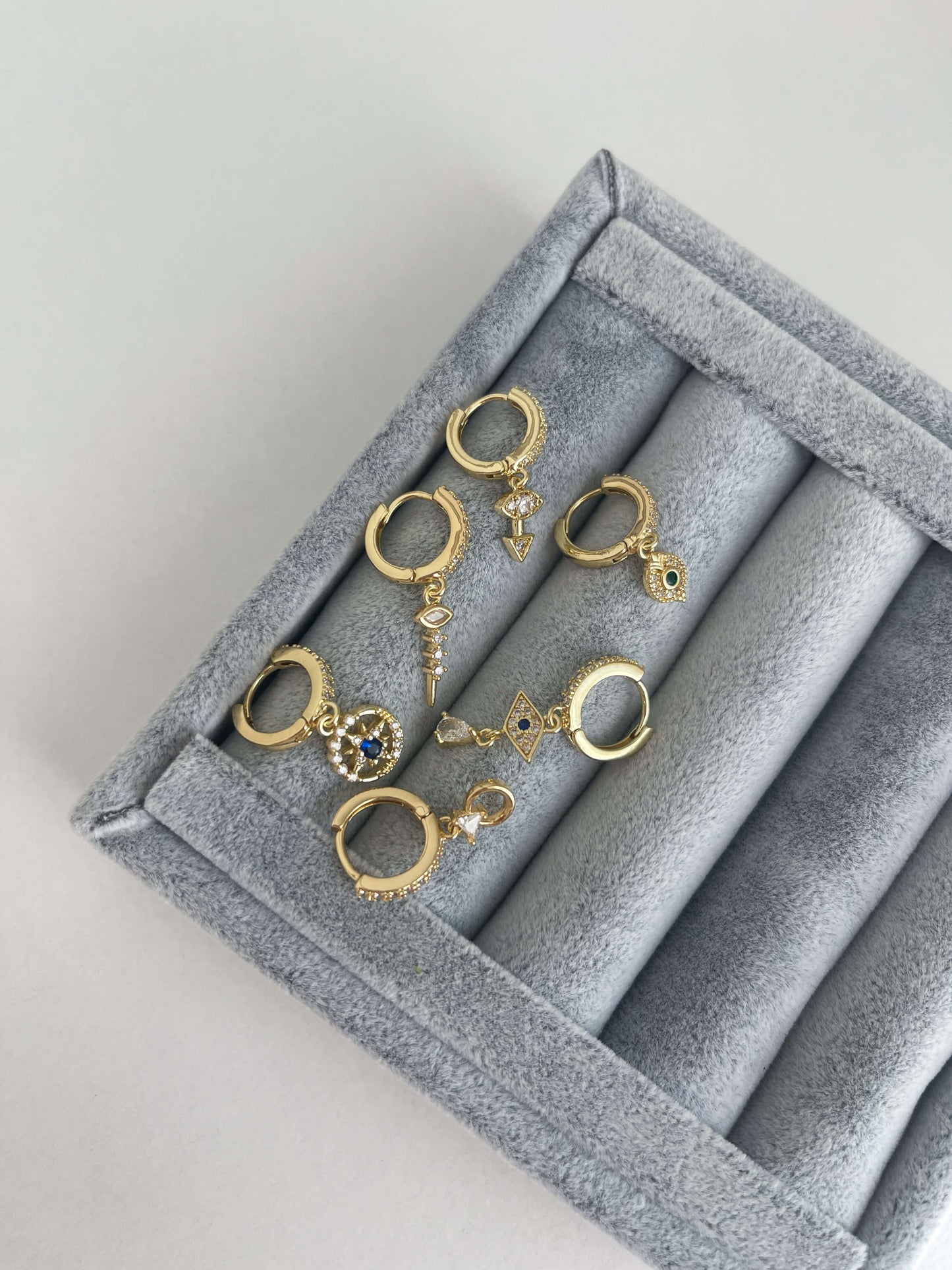 Minimal altılı set küpe