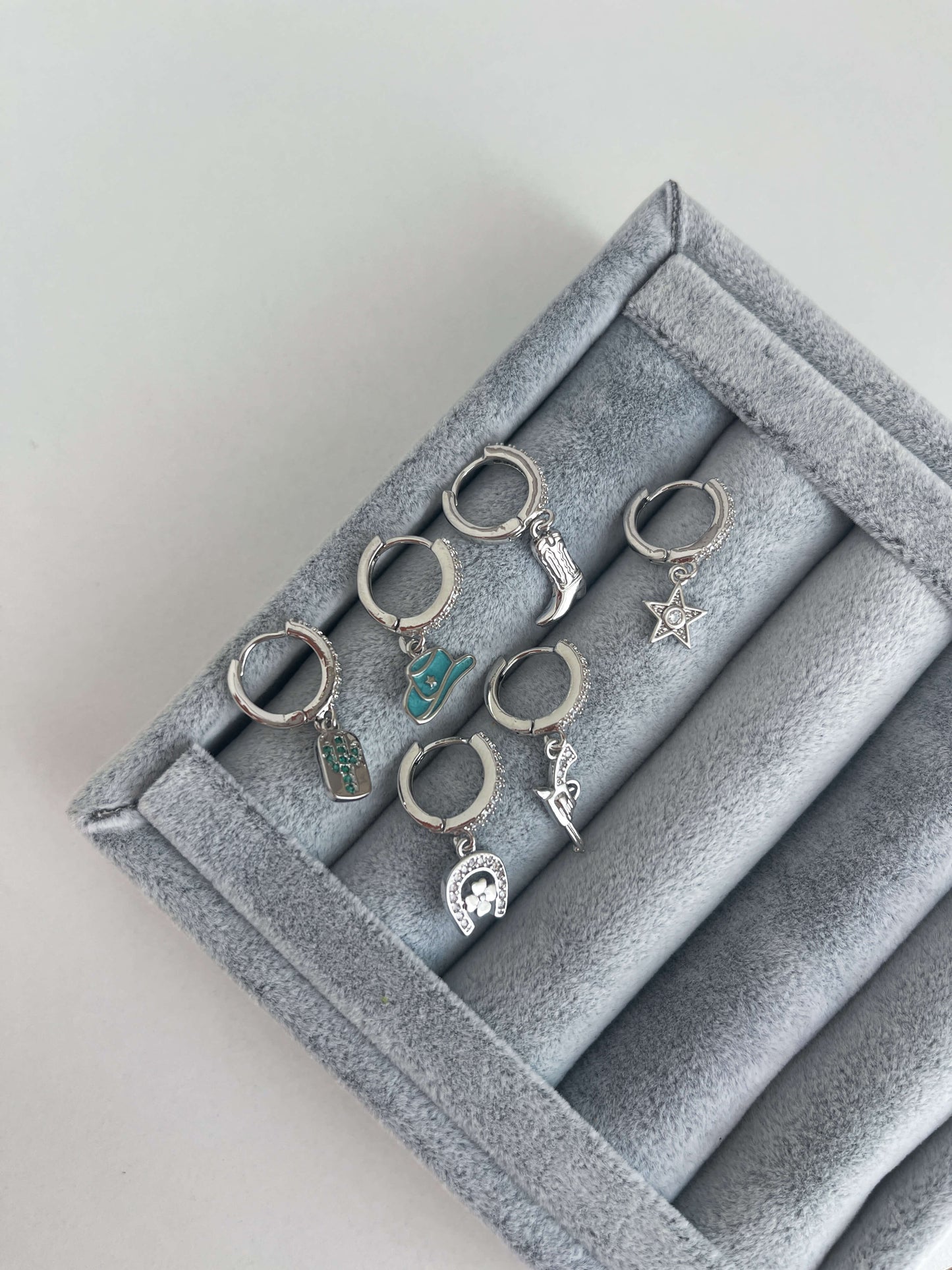 Minimal altılı set küpe