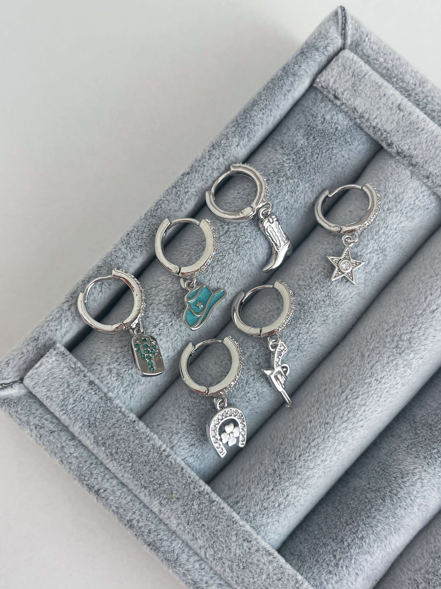 Minimal altılı set küpe