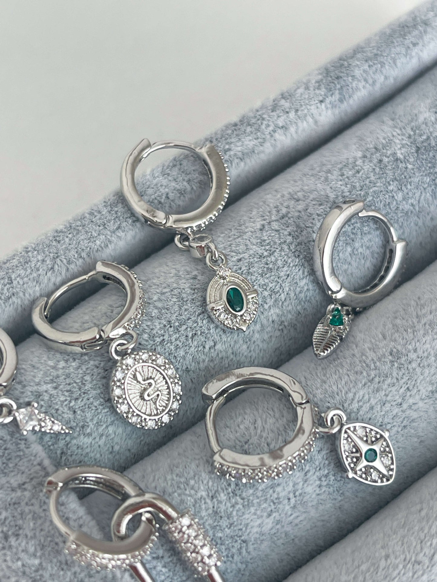 Minimal altılı set küpe