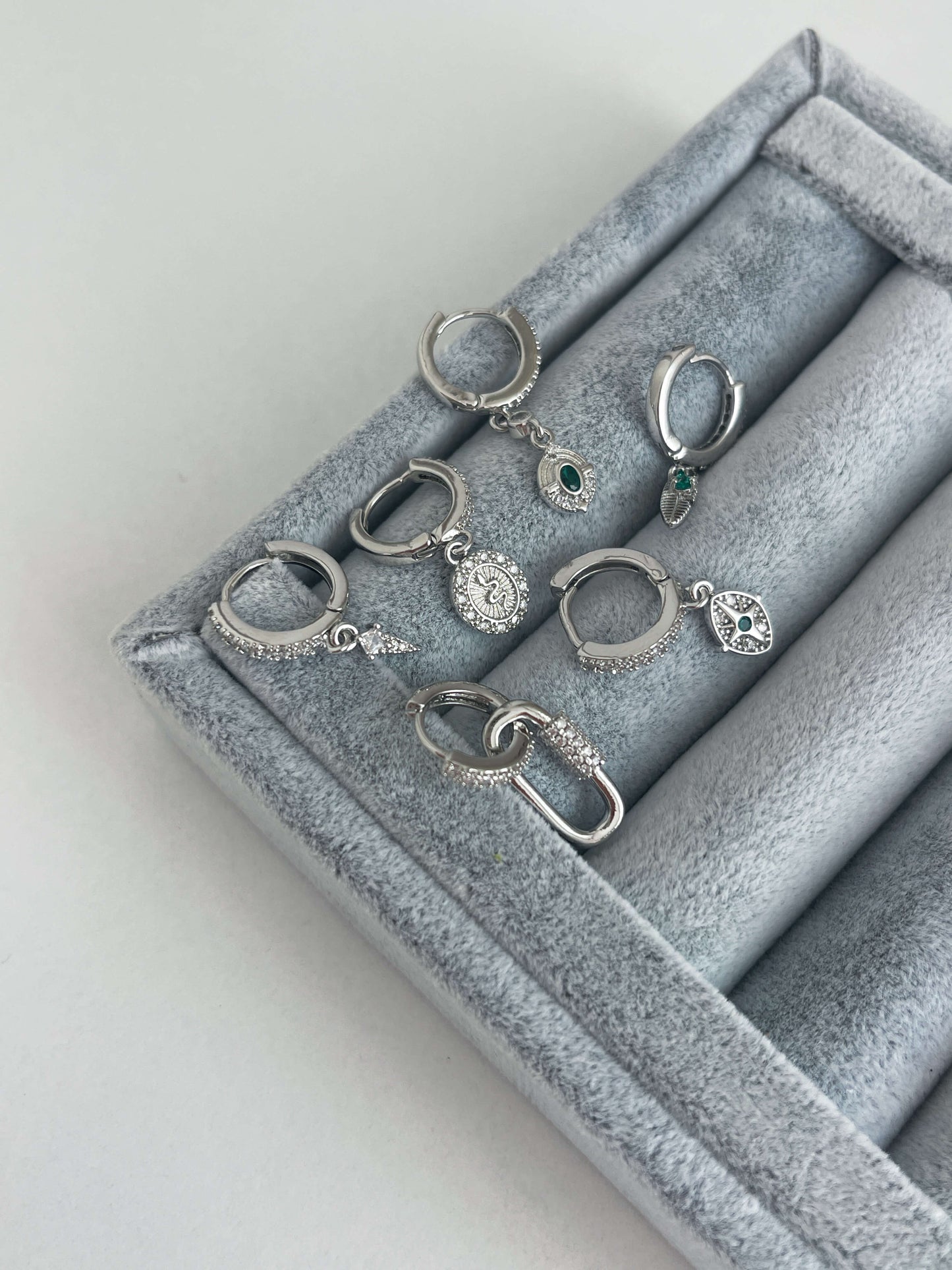 Minimal altılı set küpe