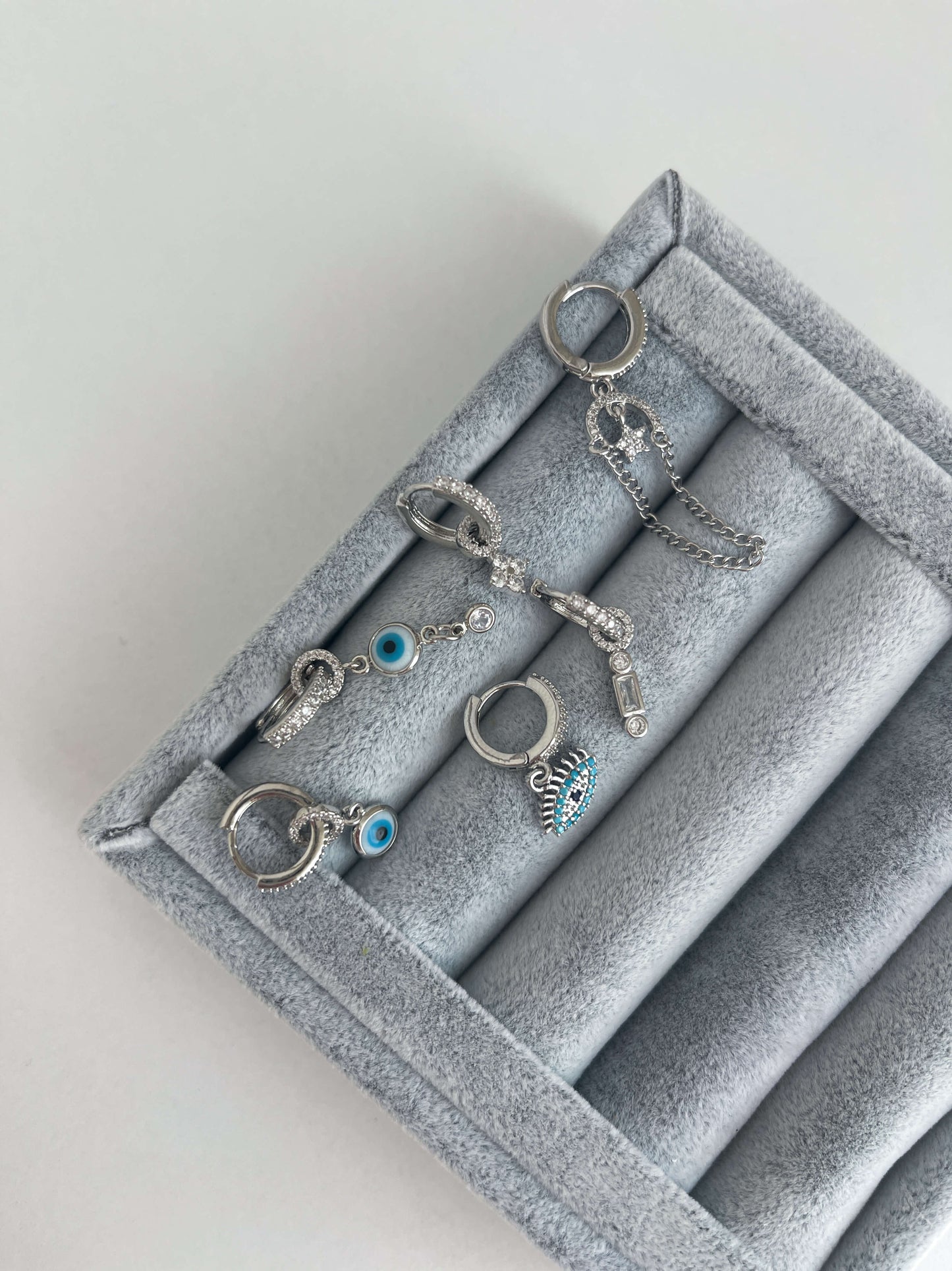 Minimal altılı set küpe