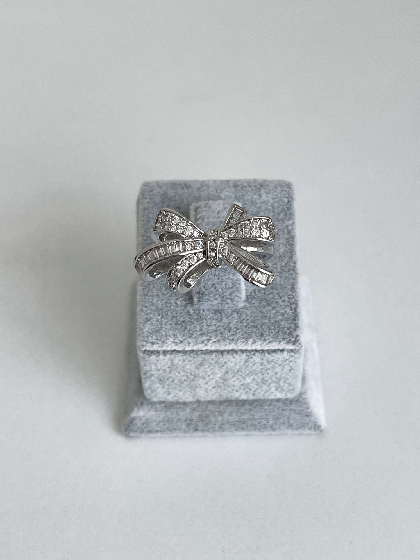 Taşlı fiyonk yüzük