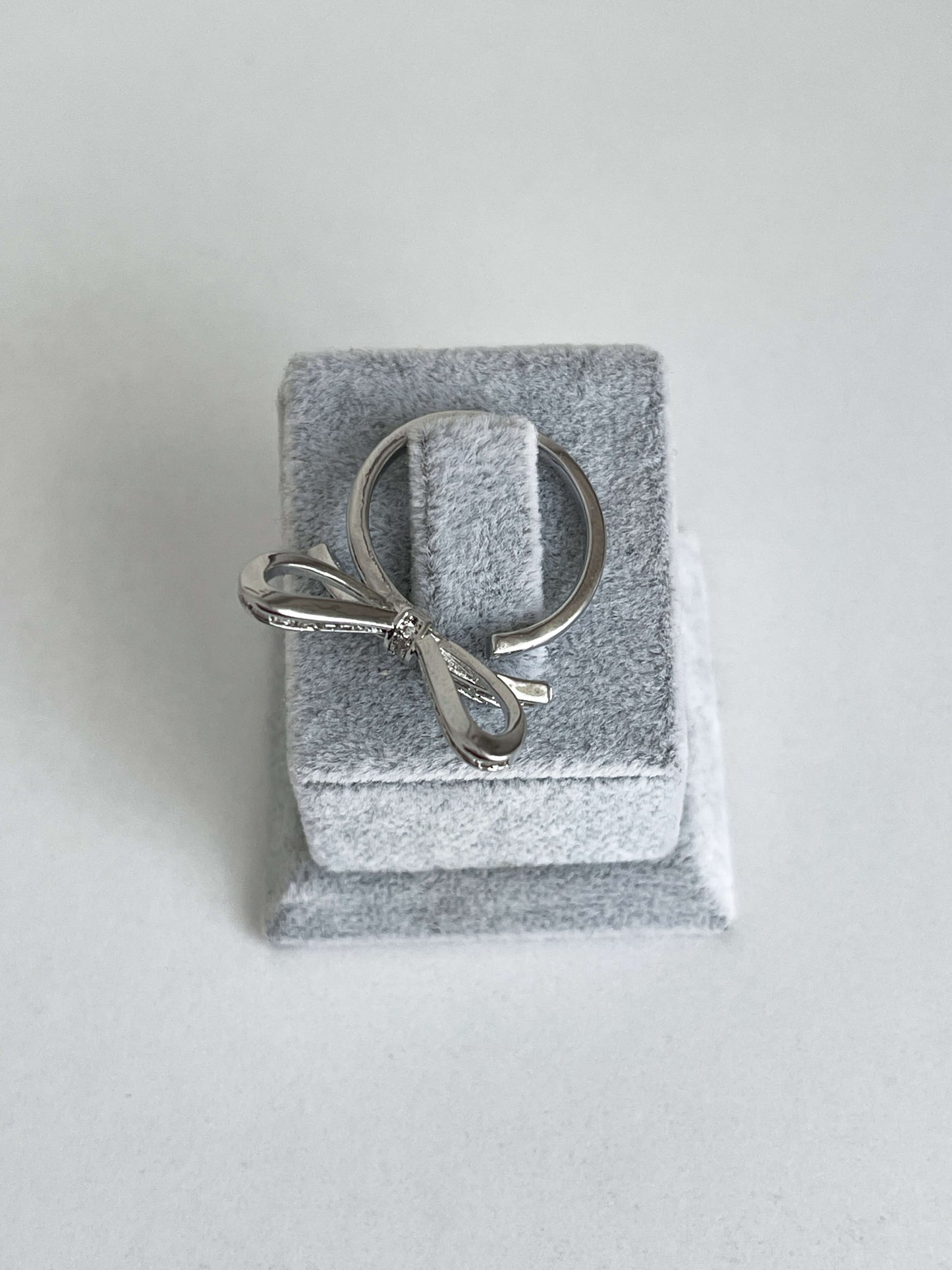 Taşlı fiyonk yüzük