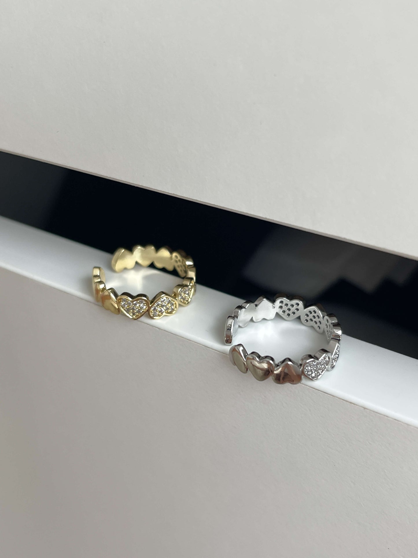 Taşlı kalp yüzük