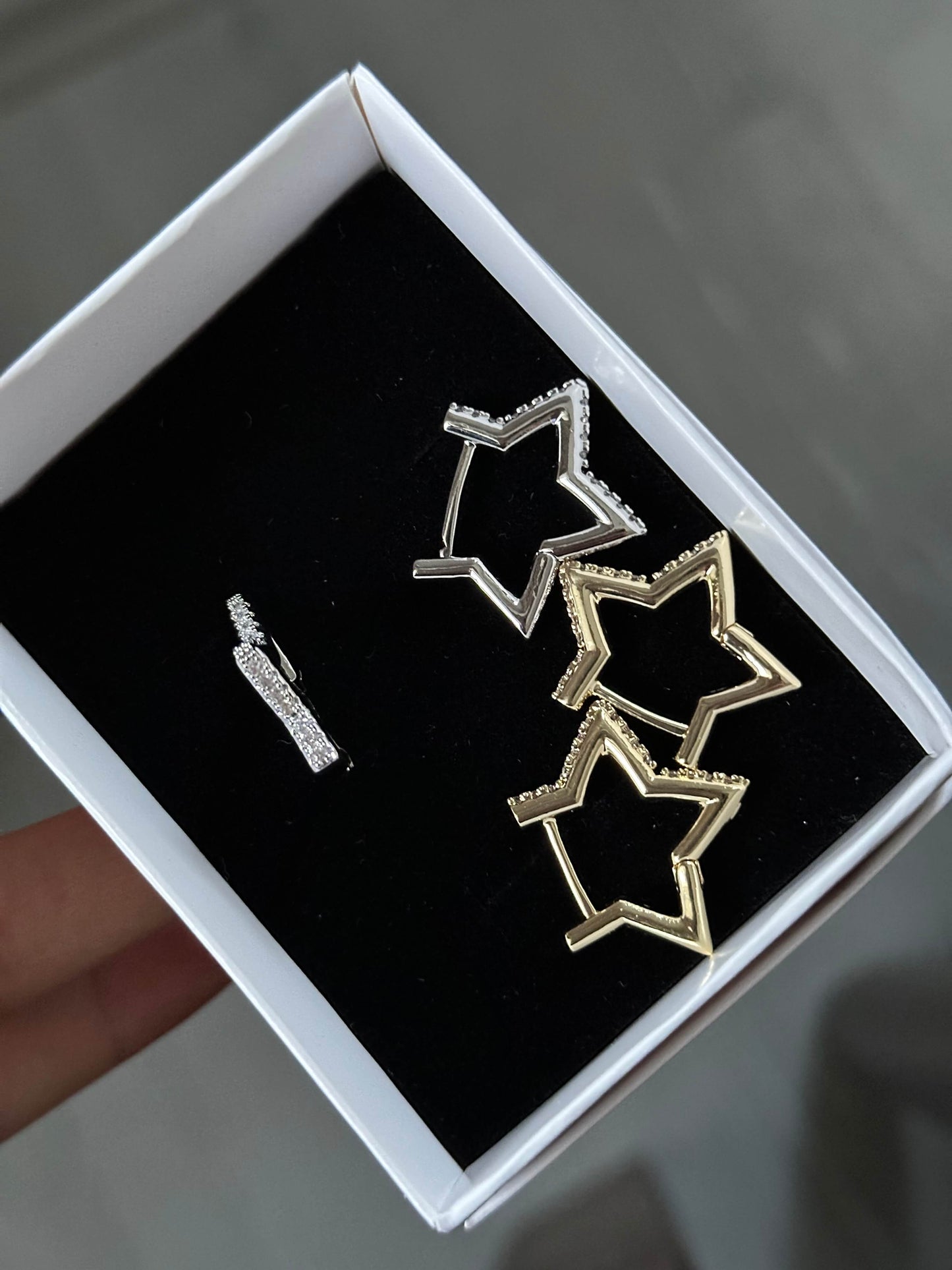 Taşlı yıldızlı küpe