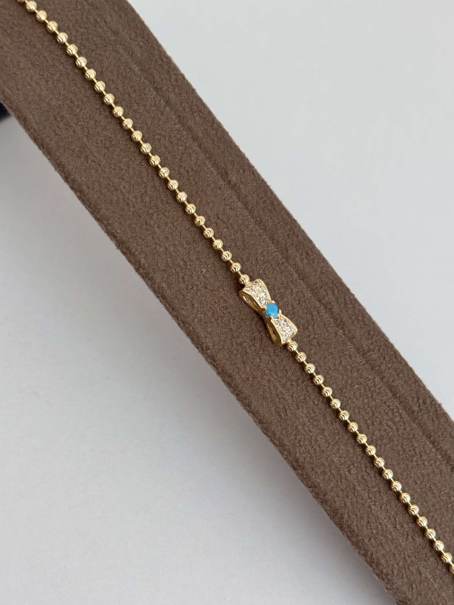 Özel seri ince fiyonk bileklik