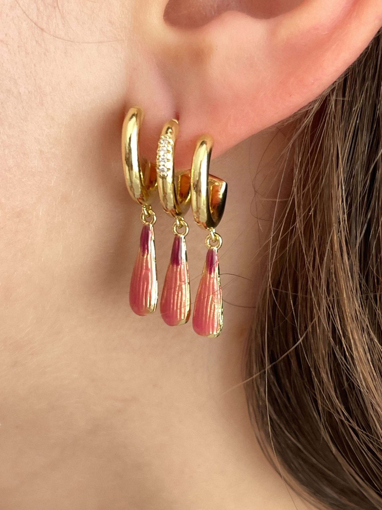 Renkli üçlü görünümlü küpe