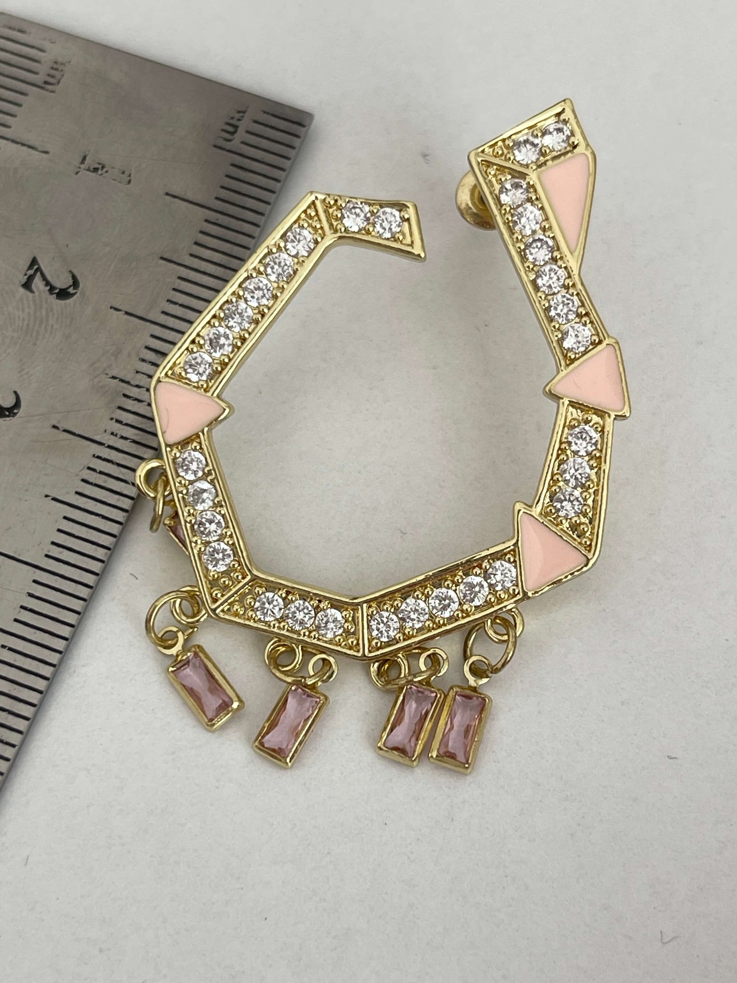 Renkli mineli taşlı küpe