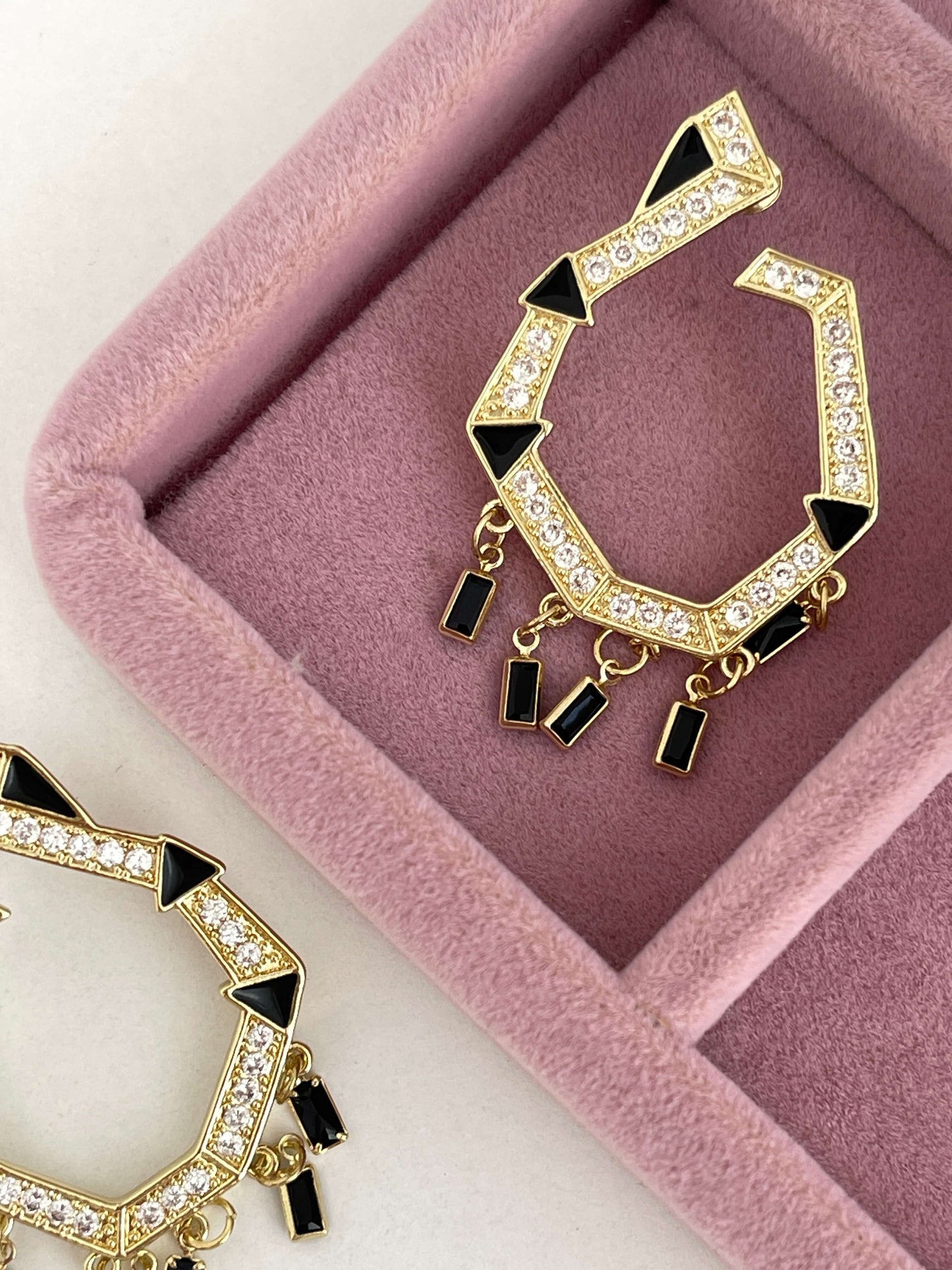 Renkli mineli taşlı küpe