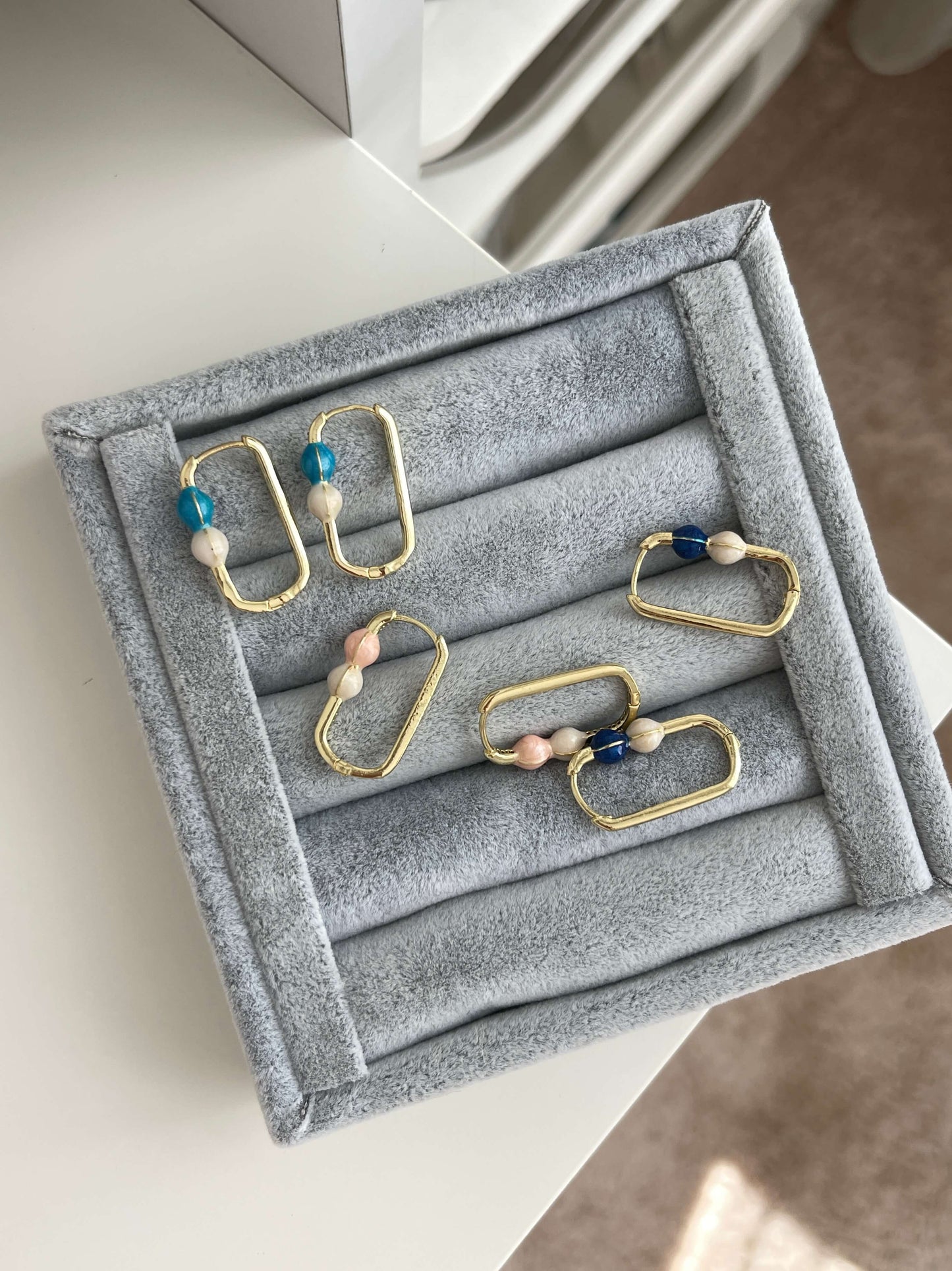 Renkli mineli dikdörtgen küpe