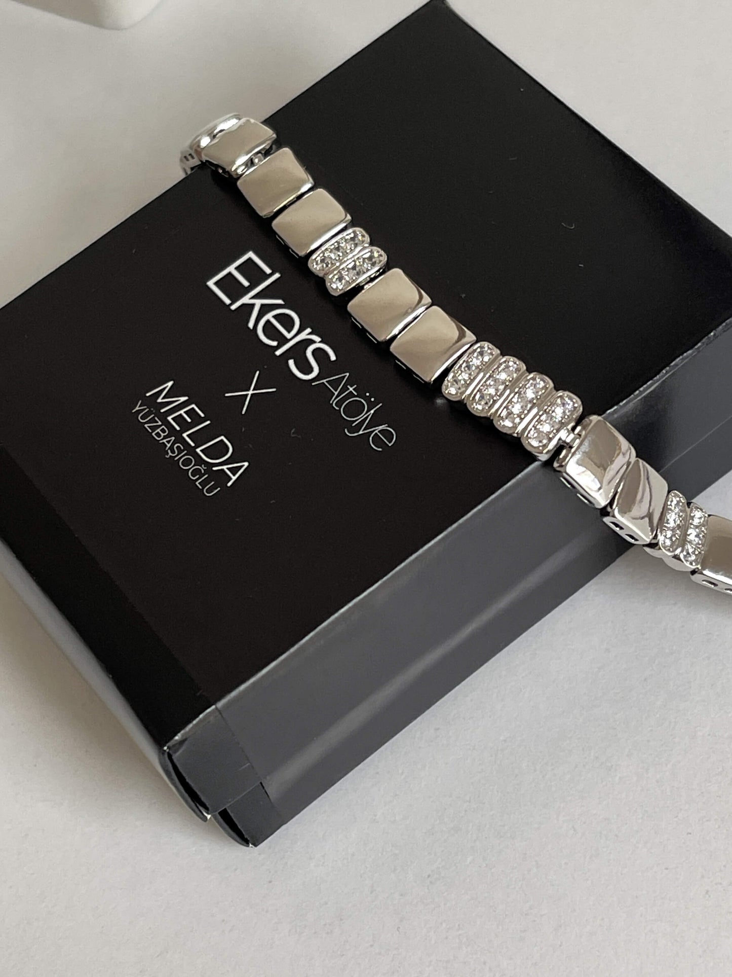 Vip seri künye bileklik