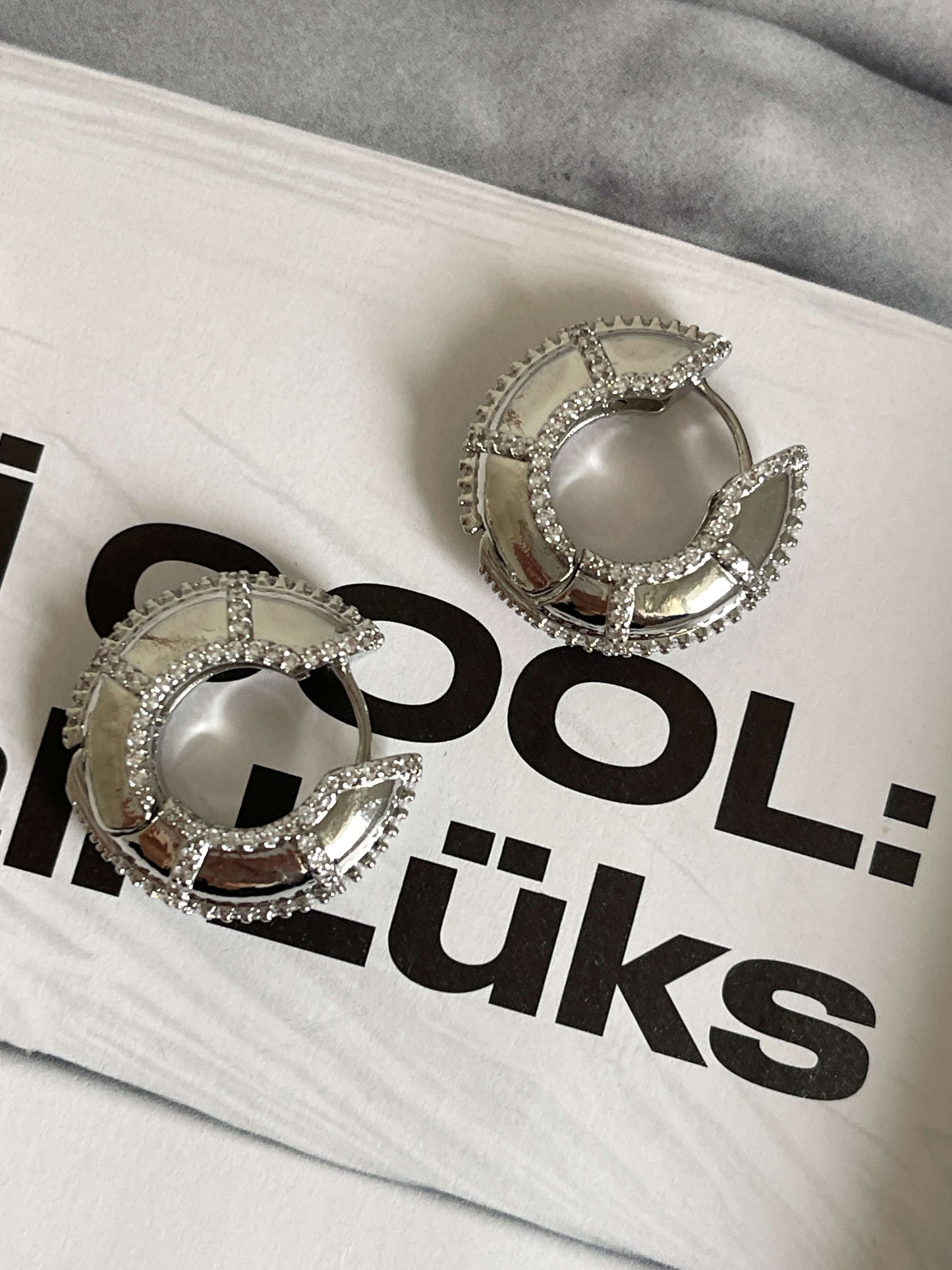 Özel seri taşlı küpe