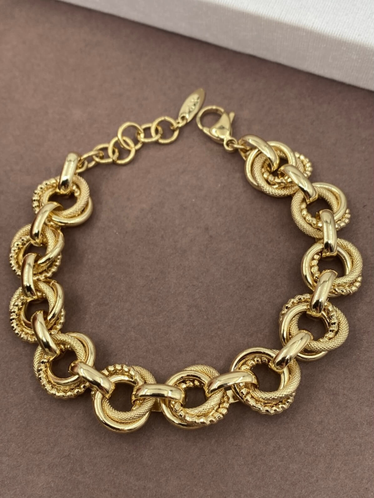 Vip seri künye bileklik