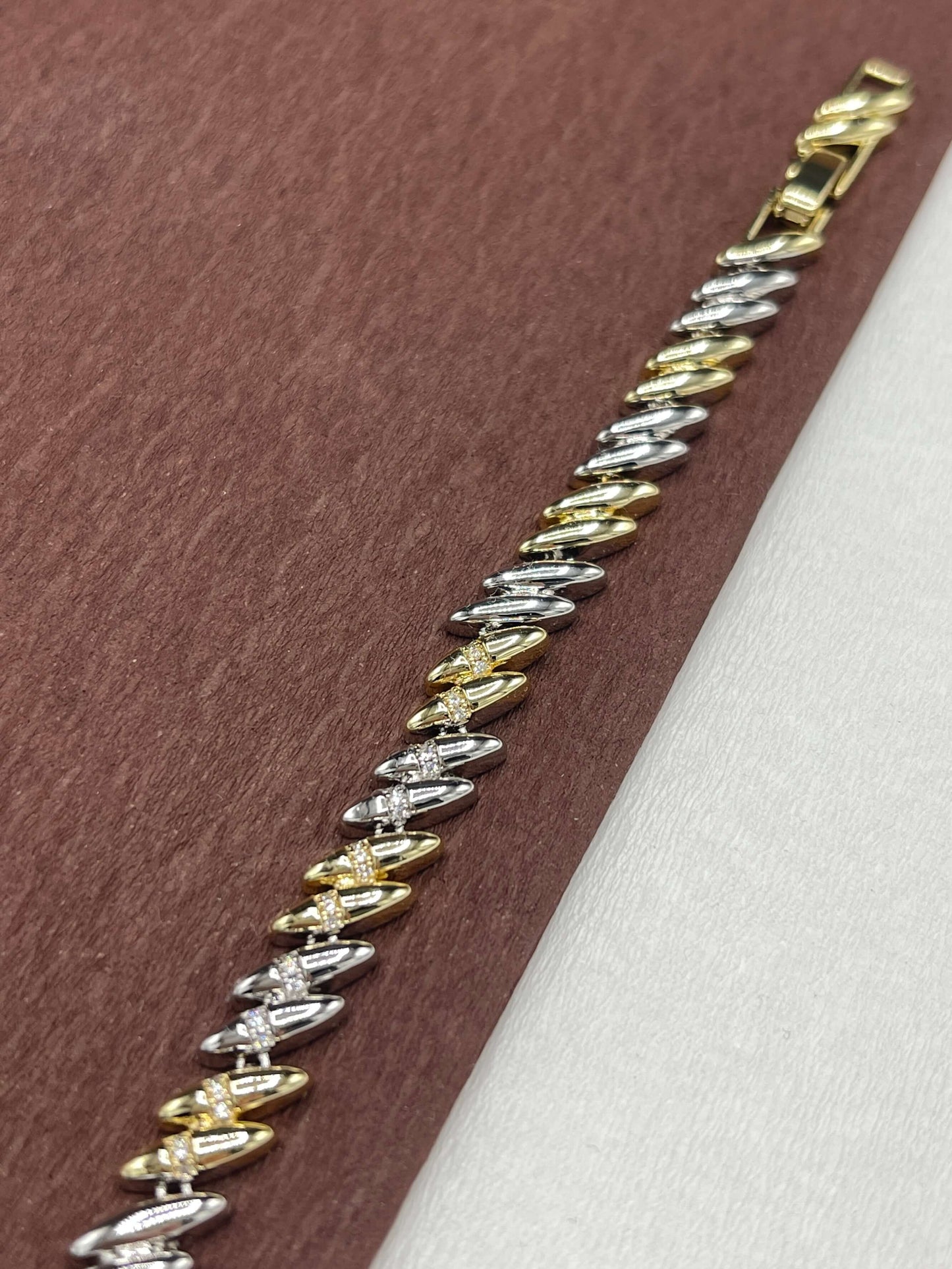 Vip seri künye bileklik