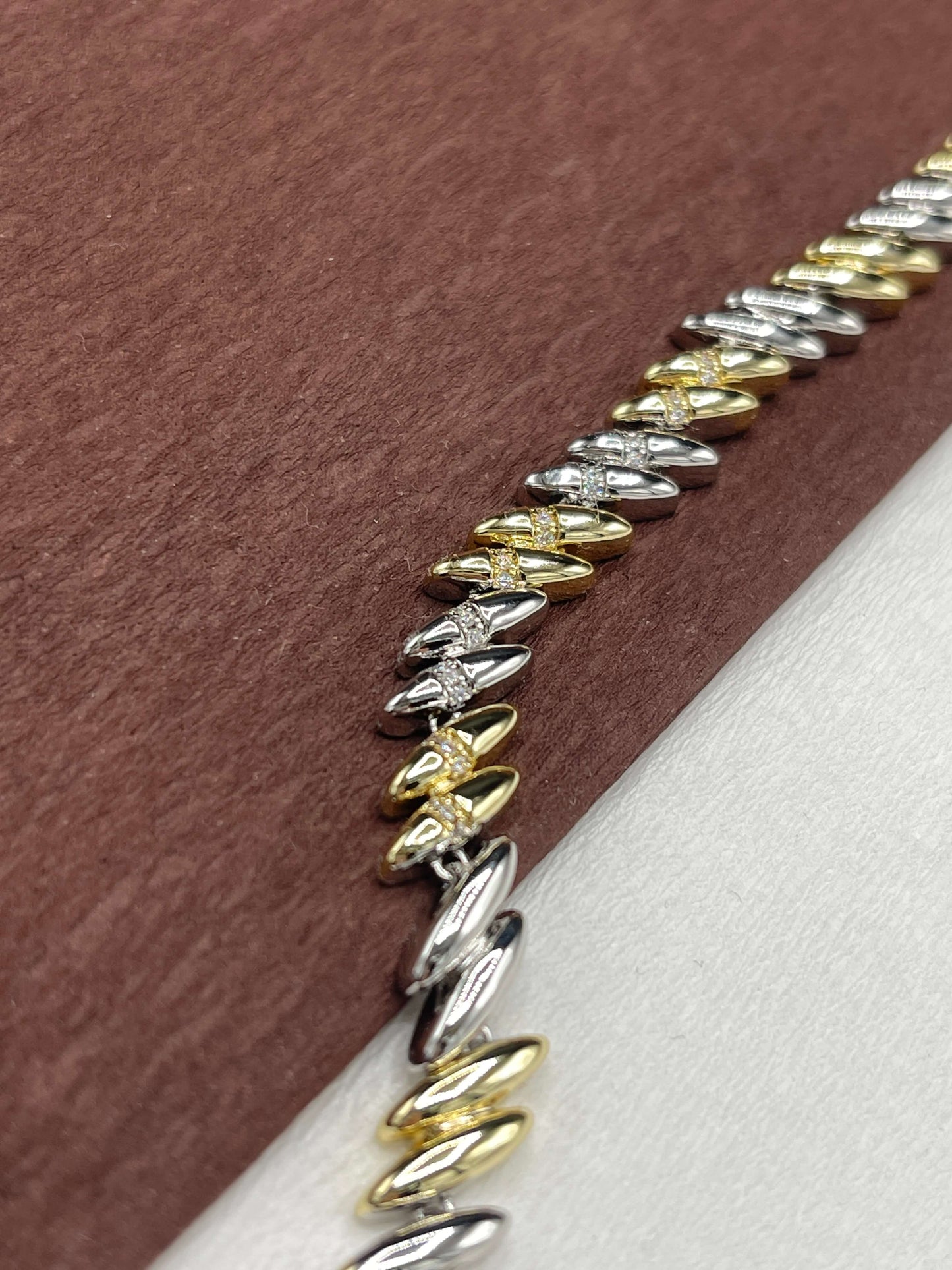 Vip seri künye bileklik