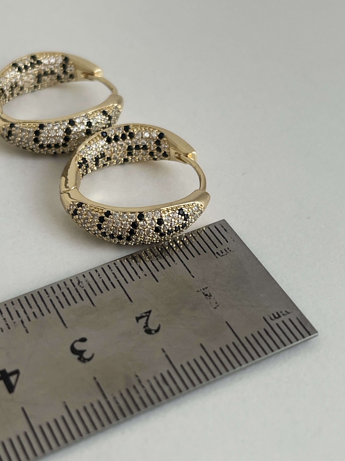 Leopar küpe
