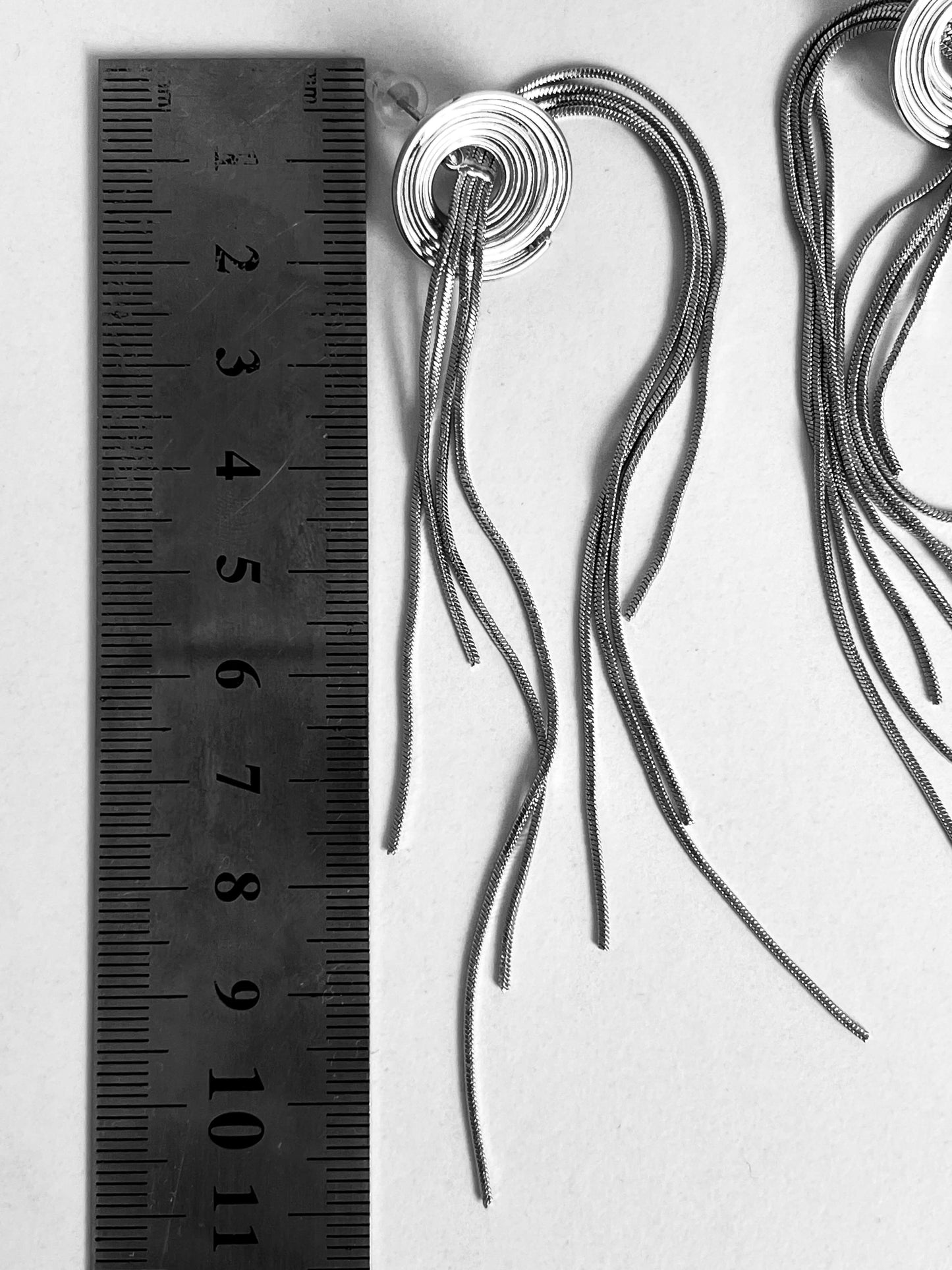 Özel seri sallantılı küpe