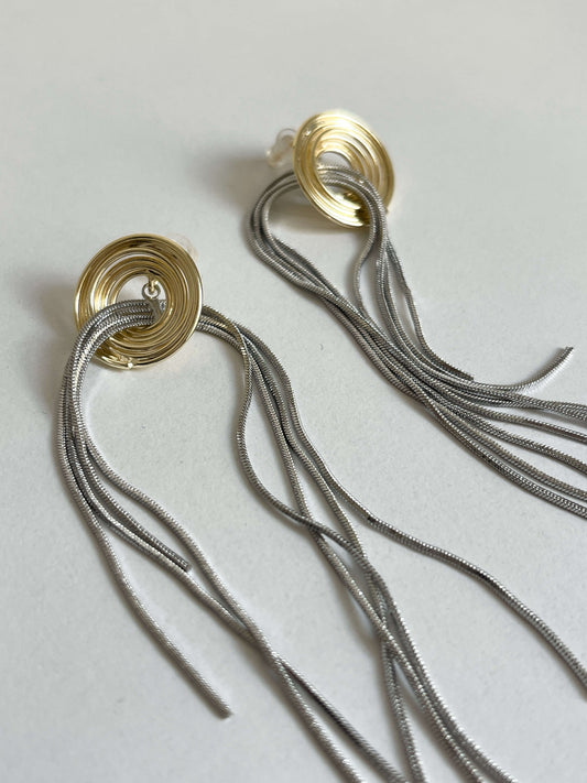 Özel seri sallantılı küpe