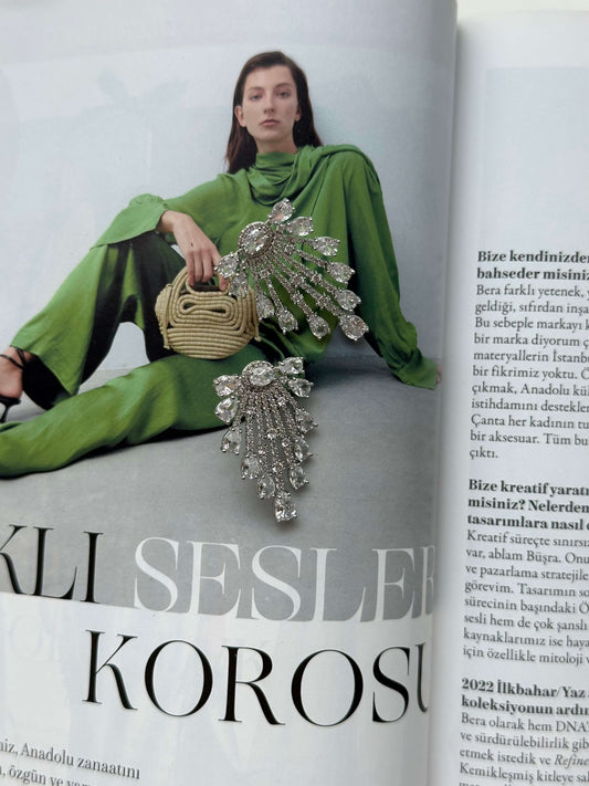 Taşlı küpe