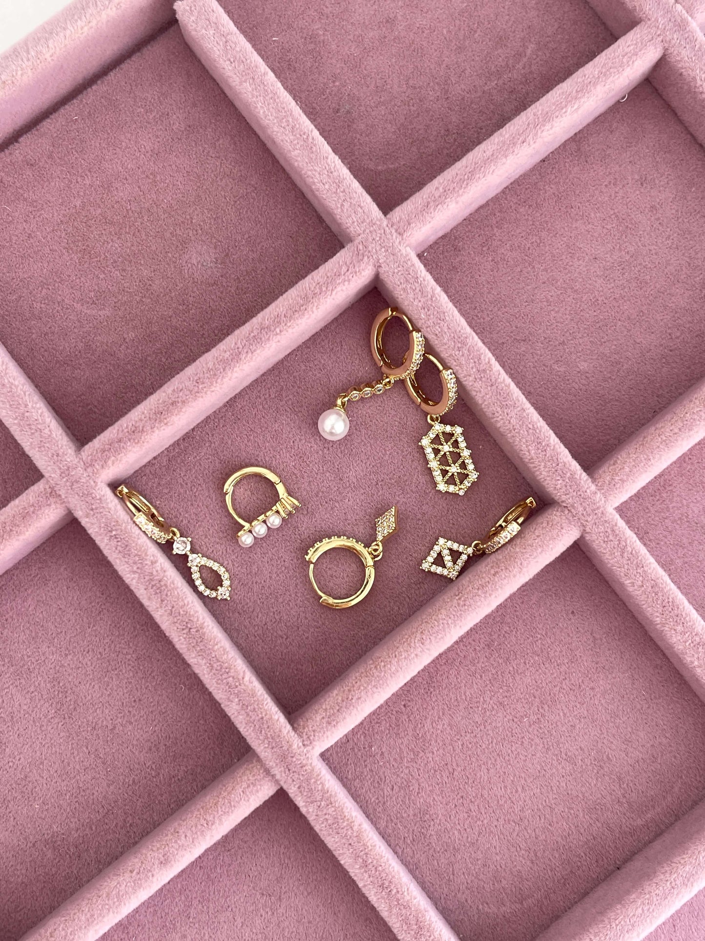 Minimal altılı set küpe