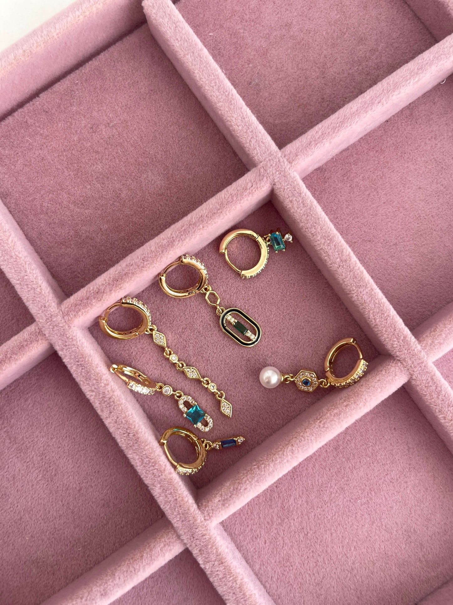 Minimal altılı set küpe