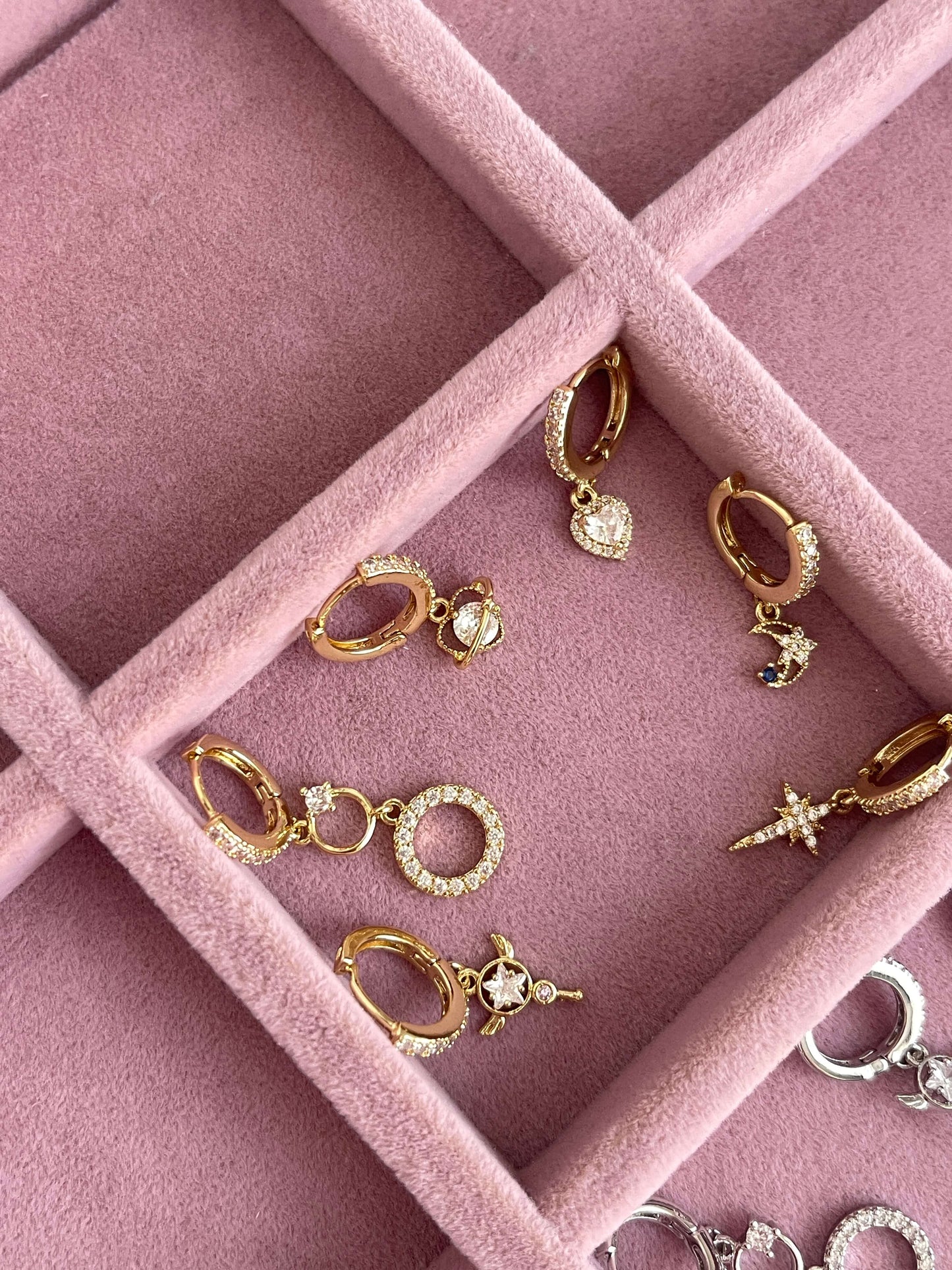 Minimal altılı set küpe