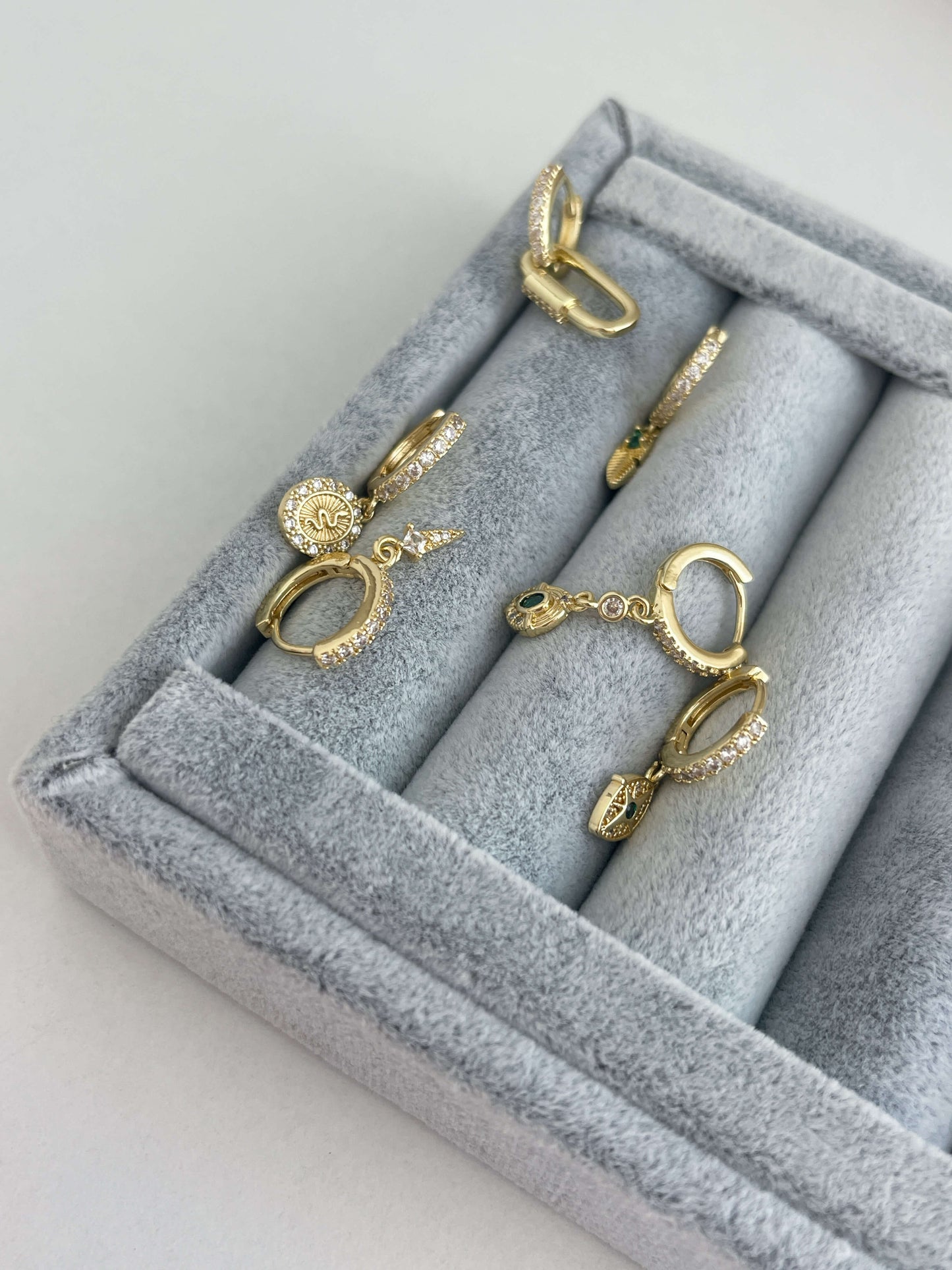 Minimal altılı set küpe