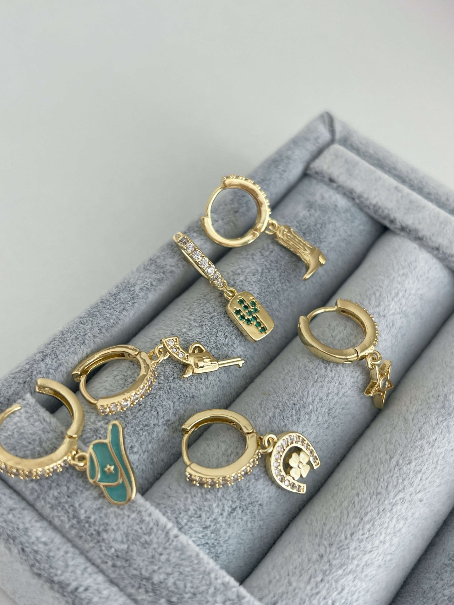 Minimal altılı set küpe