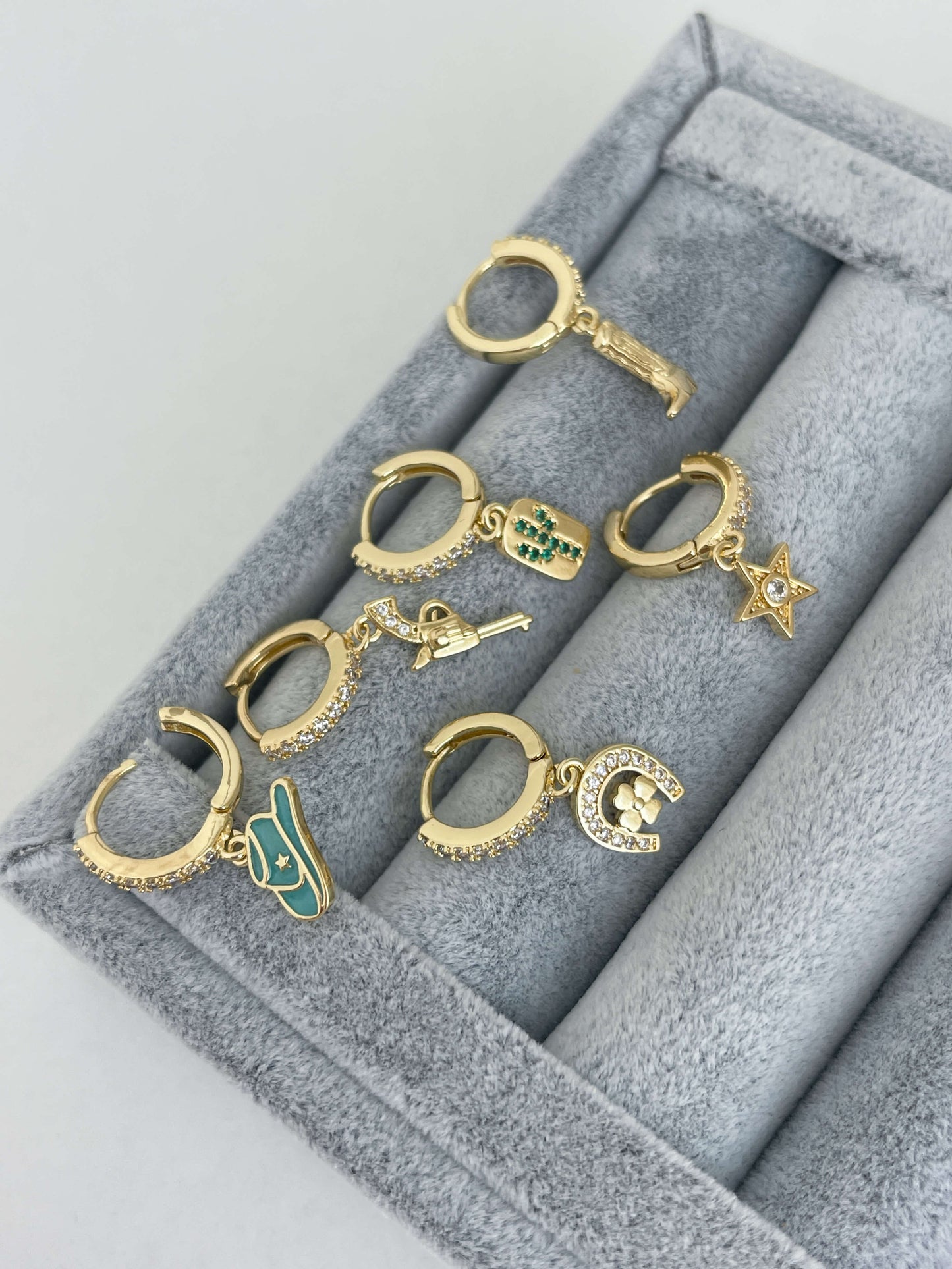Minimal altılı set küpe