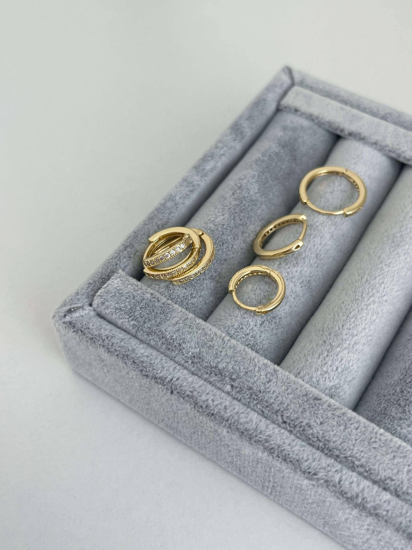 Minimal altılı set küpe