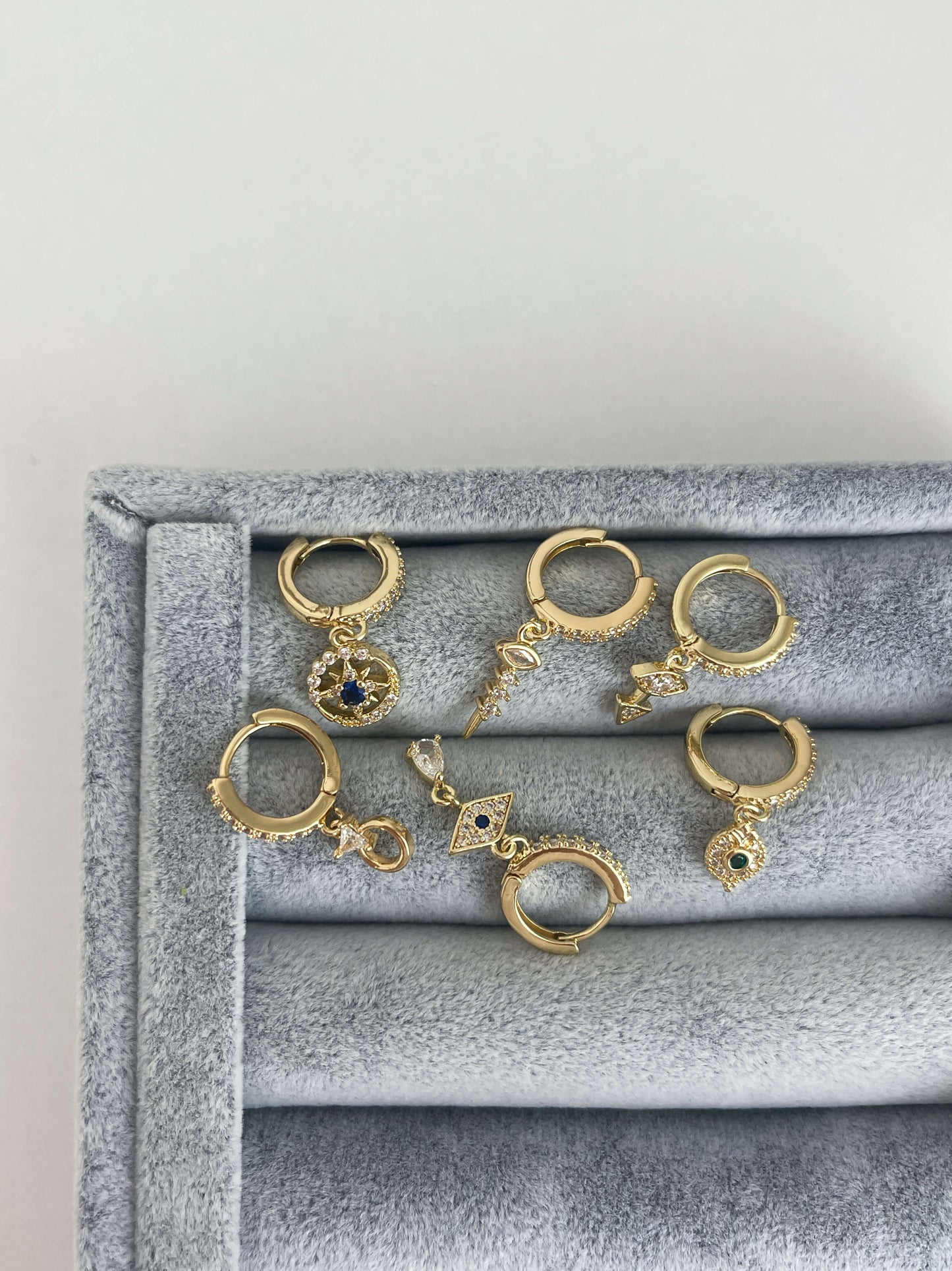 Minimal altılı set küpe