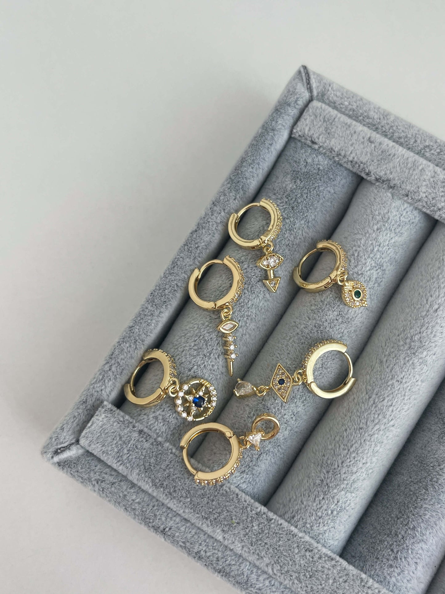 Minimal altılı set küpe