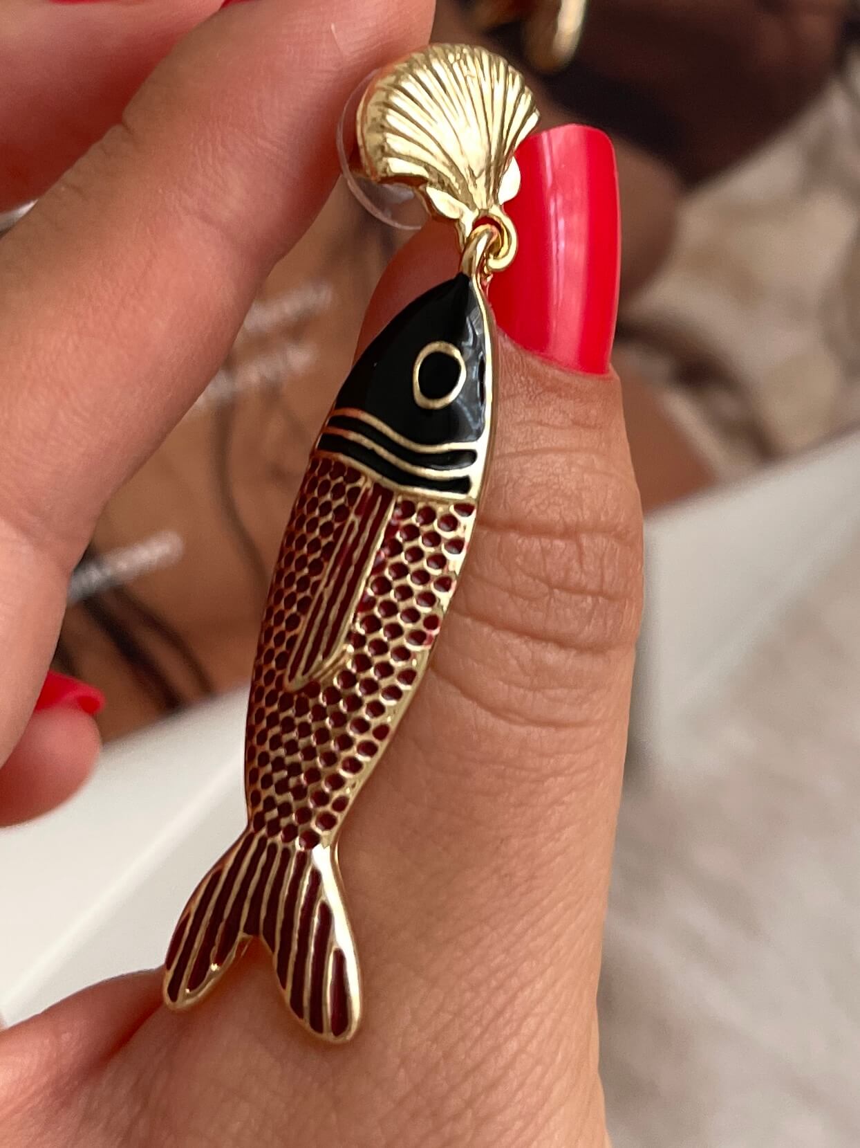 Sallantılı balık küpe