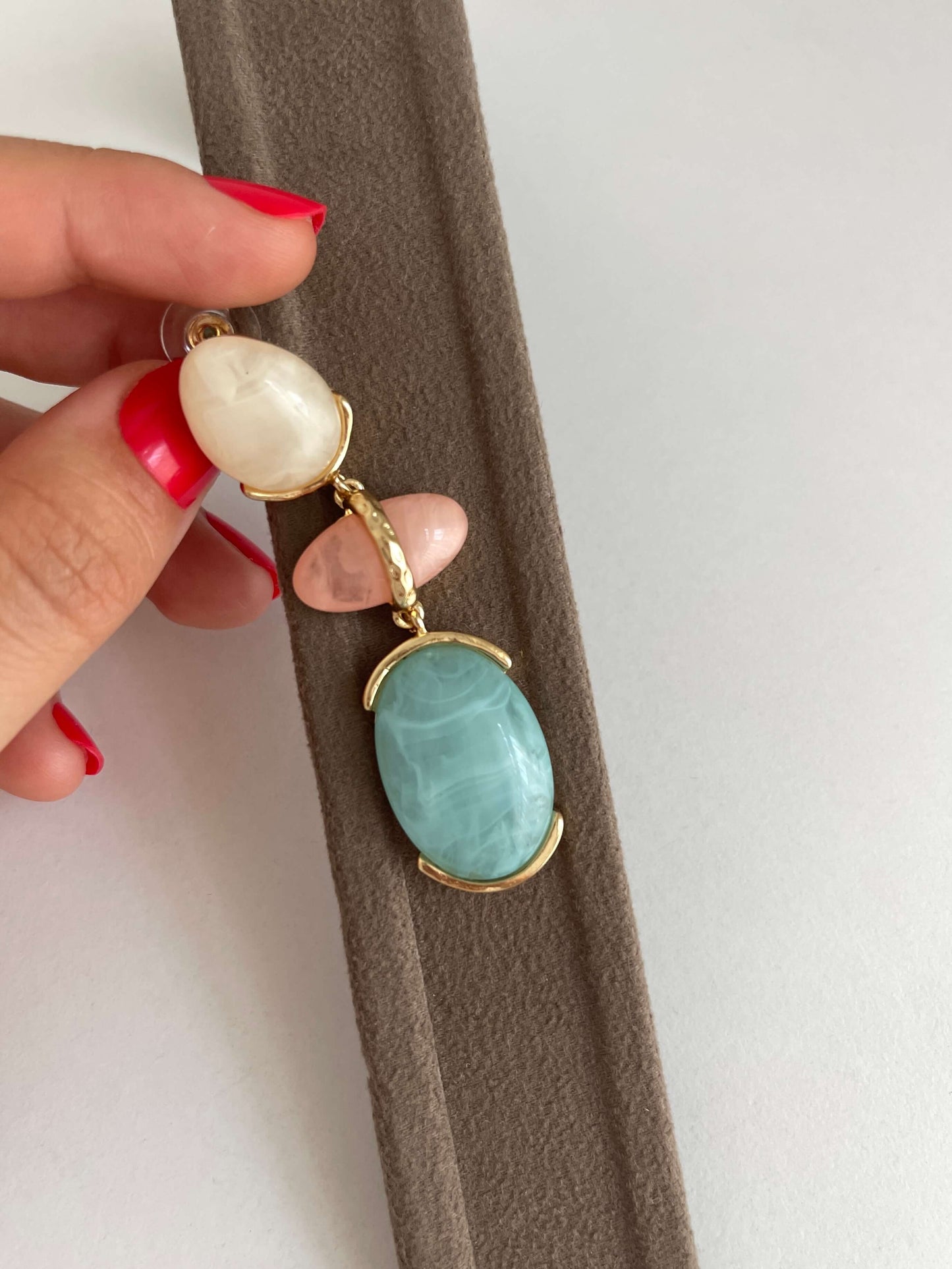 Yaz stili renkli sallantılı küpe