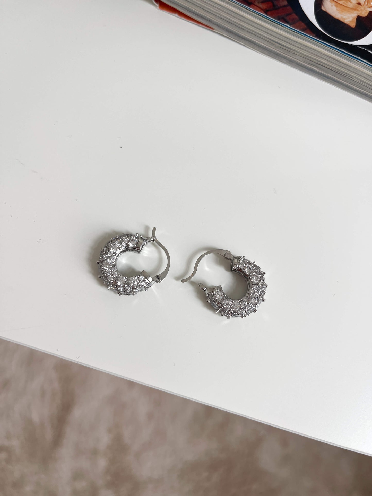 Özel seri taşlı halka küpe