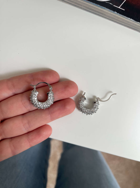 Özel seri taşlı halka küpe